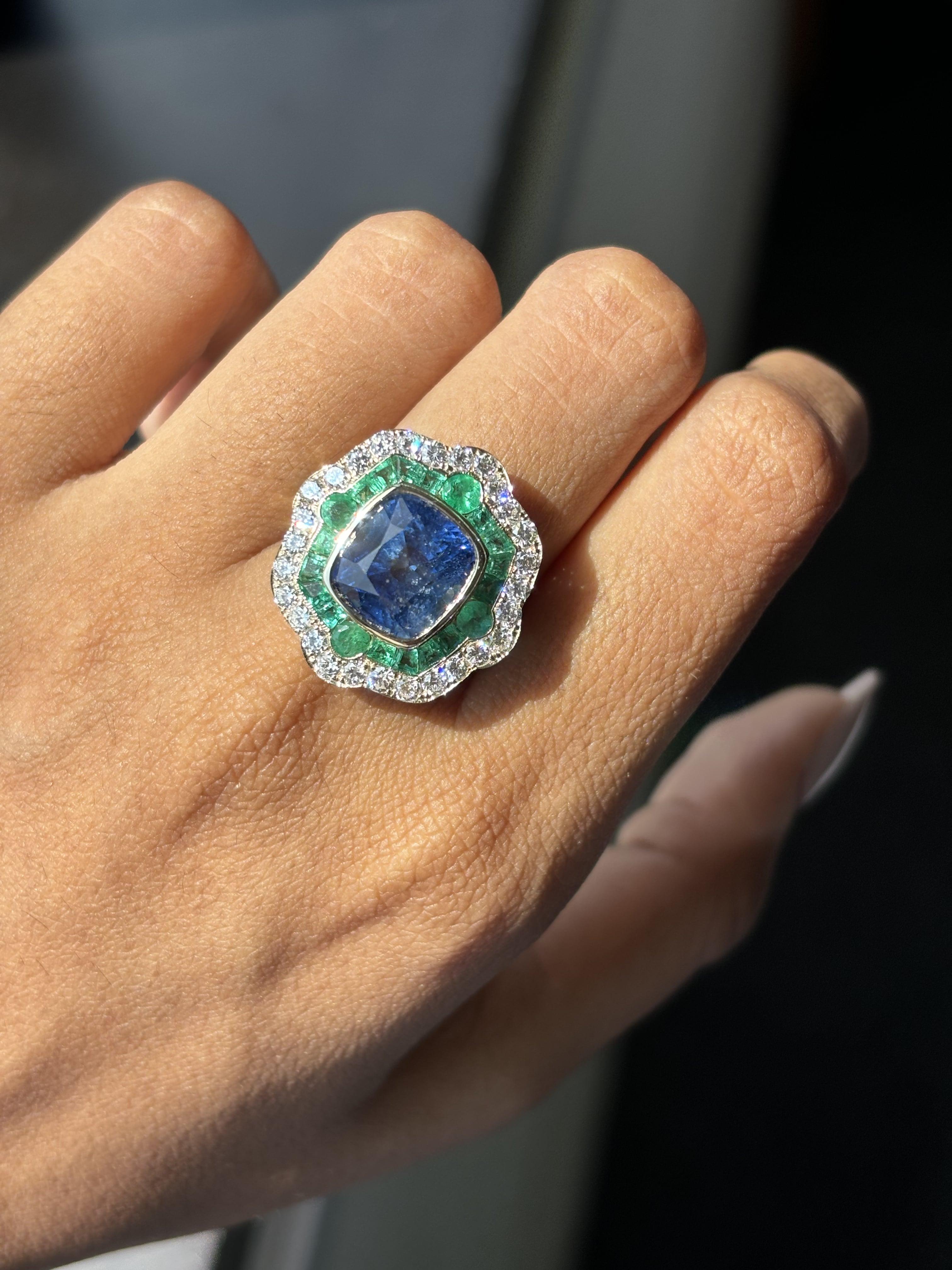 6.28ct Cornflower Blue Sapphire, 1.60ct Emerald, 1.02ct Diamond 18K Gold Ring 2