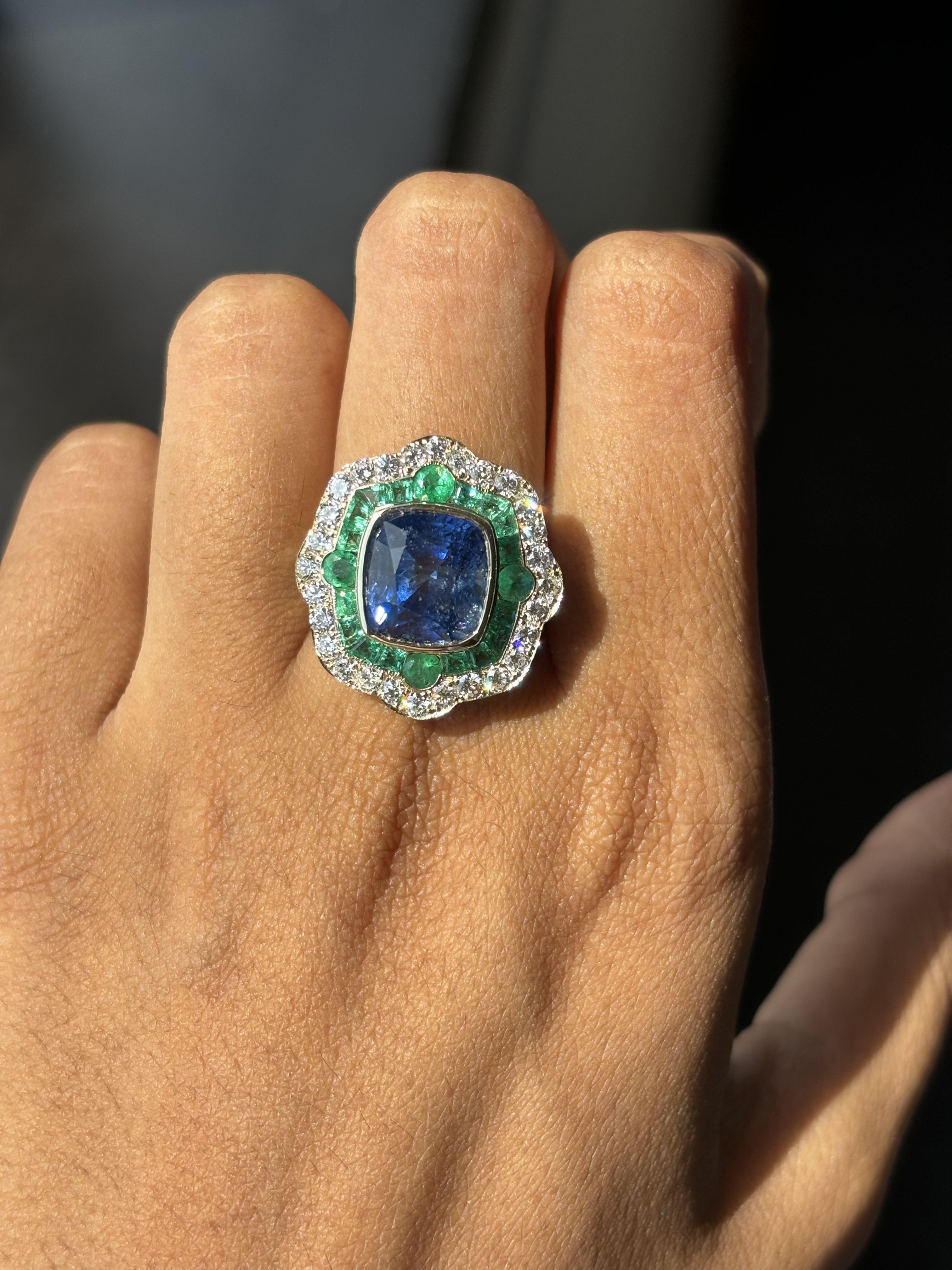 6.28ct Cornflower Blue Sapphire, 1.60ct Emerald, 1.02ct Diamond 18K Gold Ring 3