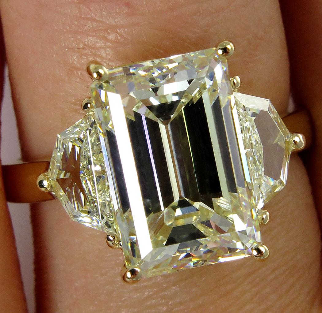 6.28 Carat Vintage Emerald Diamond Engagement Wedding Three-Stone Yellow Gold 4