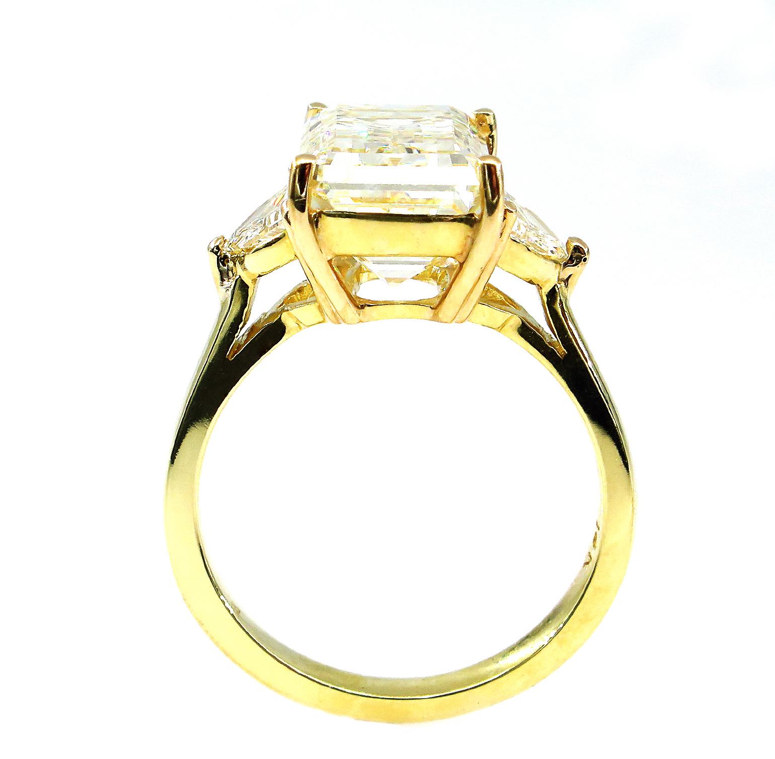 6.28 Carat Vintage Emerald Diamond Engagement Wedding Three-Stone Yellow Gold 1