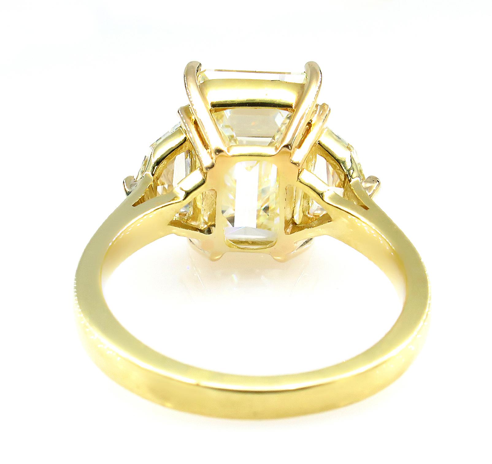 6.28 Carat Vintage Emerald Diamond Engagement Wedding Three-Stone Yellow Gold 2