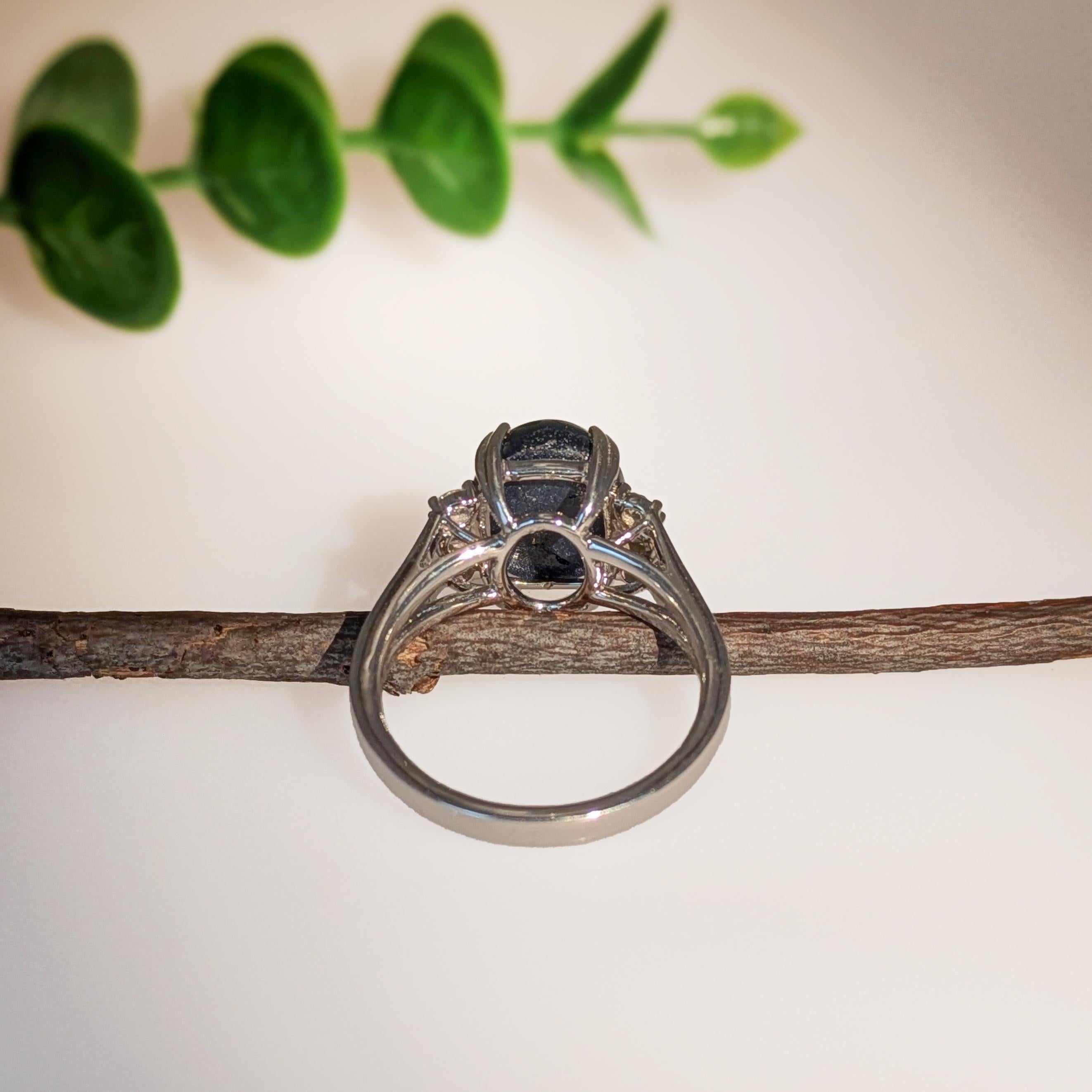 Bague en or massif 14K avec saphir étoilé de 6,2ct et accents en diamant naturel Pour femmes en vente