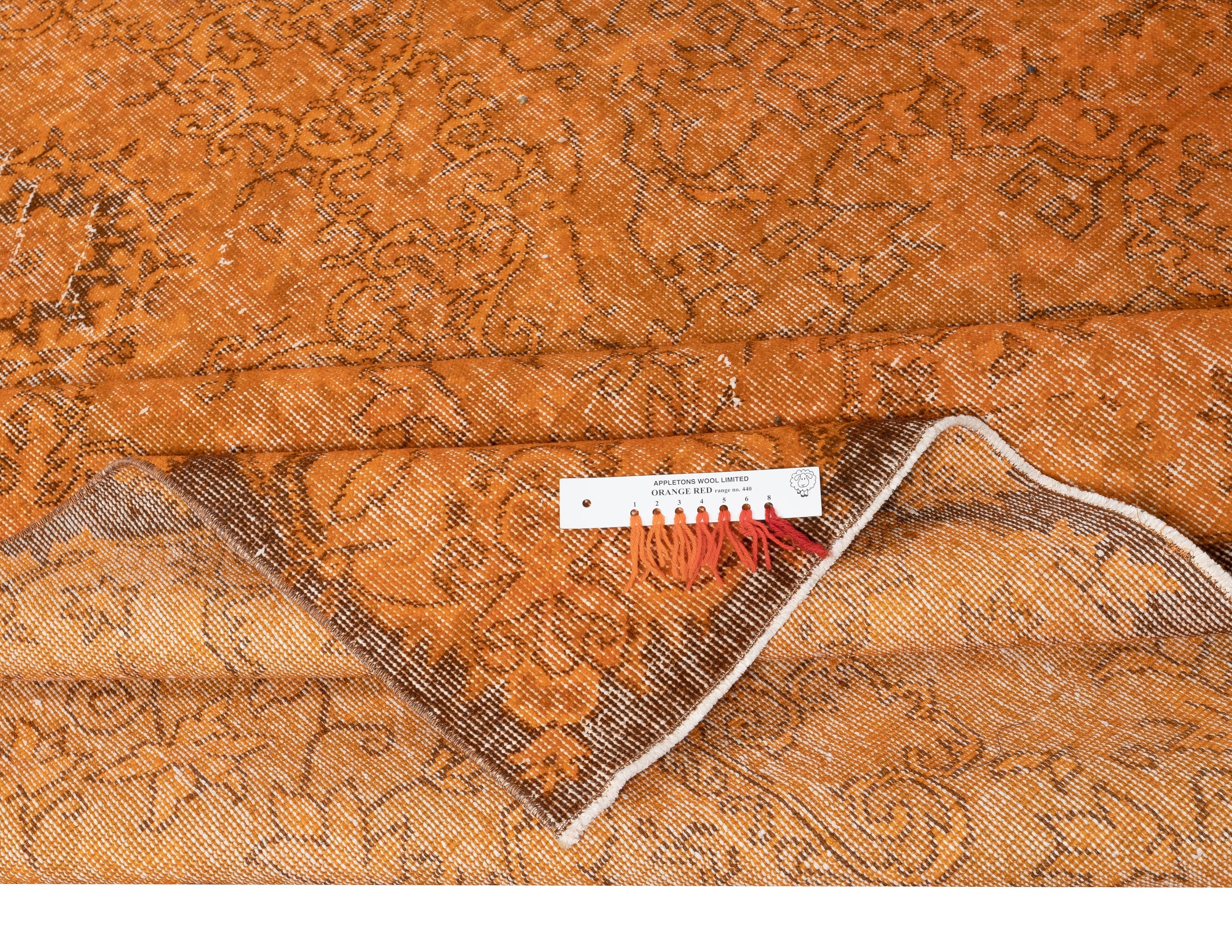 Moderno Tappeto turco vintage fatto a mano 6.2x10 Ft sovratinto in arancione per interni moderni in vendita