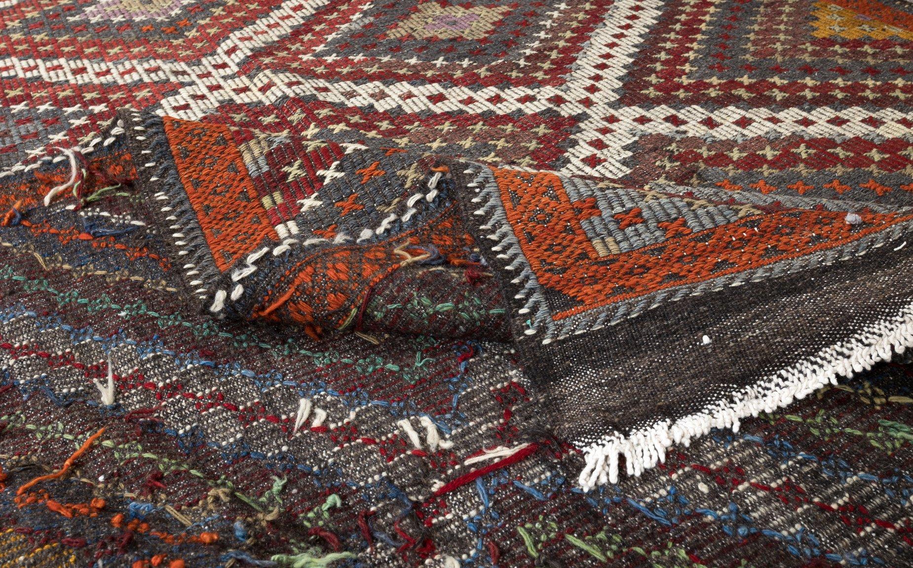 Vintage Turkish Jajim Kilim, One of a Kind Hand-Woven Rug Made of Wool In Good Condition For Sale In Philadelphia, PA
