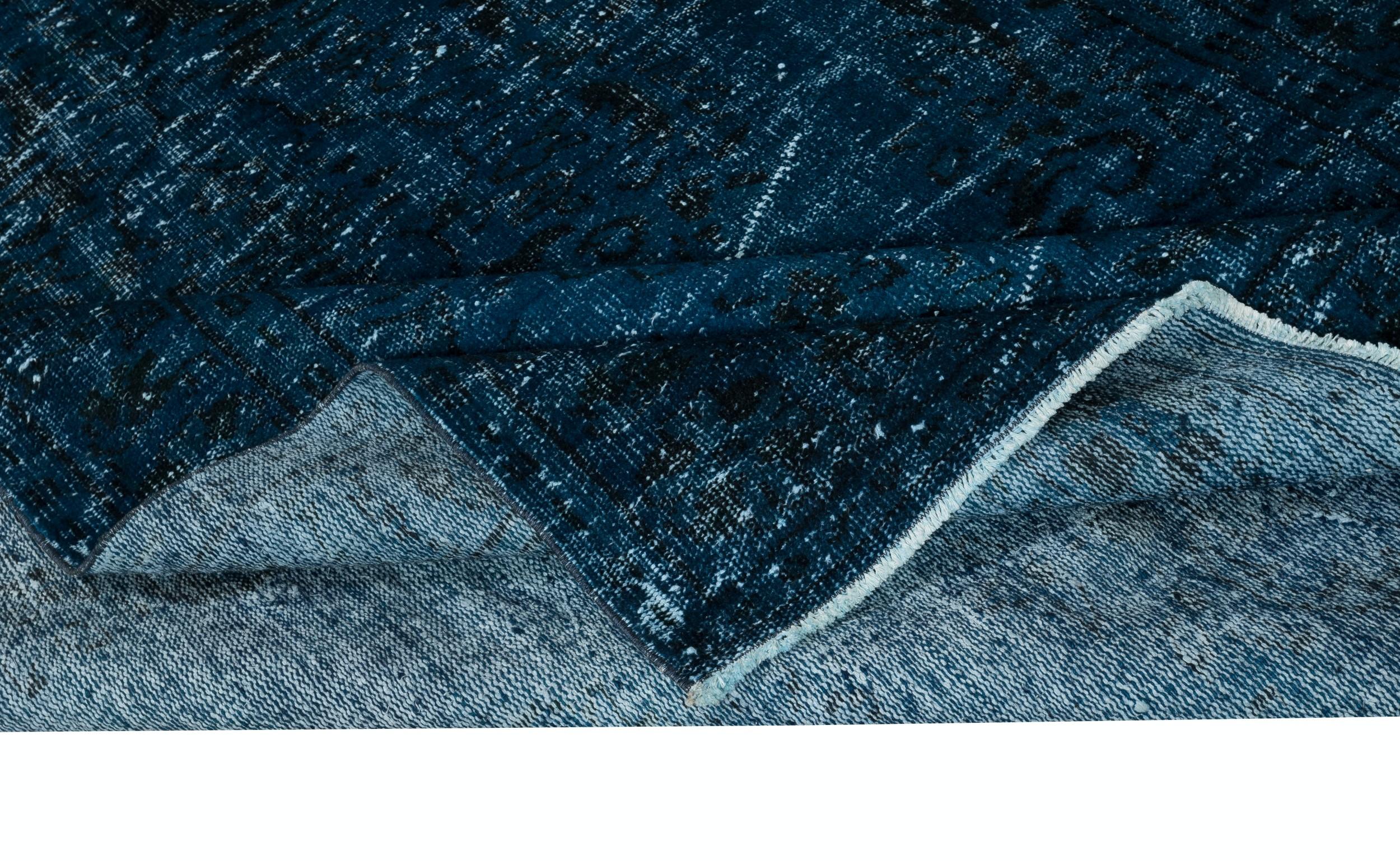 Moderne 6.2x10 Ft Vintage Modern Rug redyed in Navy Blue Color for modern interiors en vente