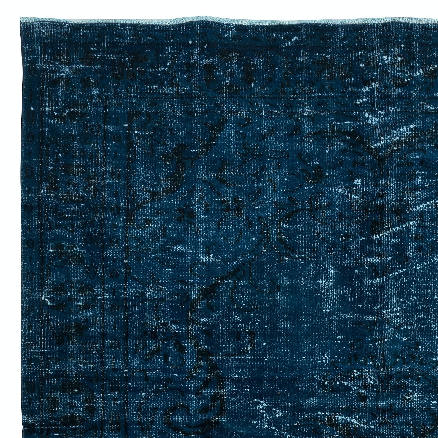 Turc 6.2x10 Ft Vintage Modern Rug redyed in Navy Blue Color for modern interiors en vente