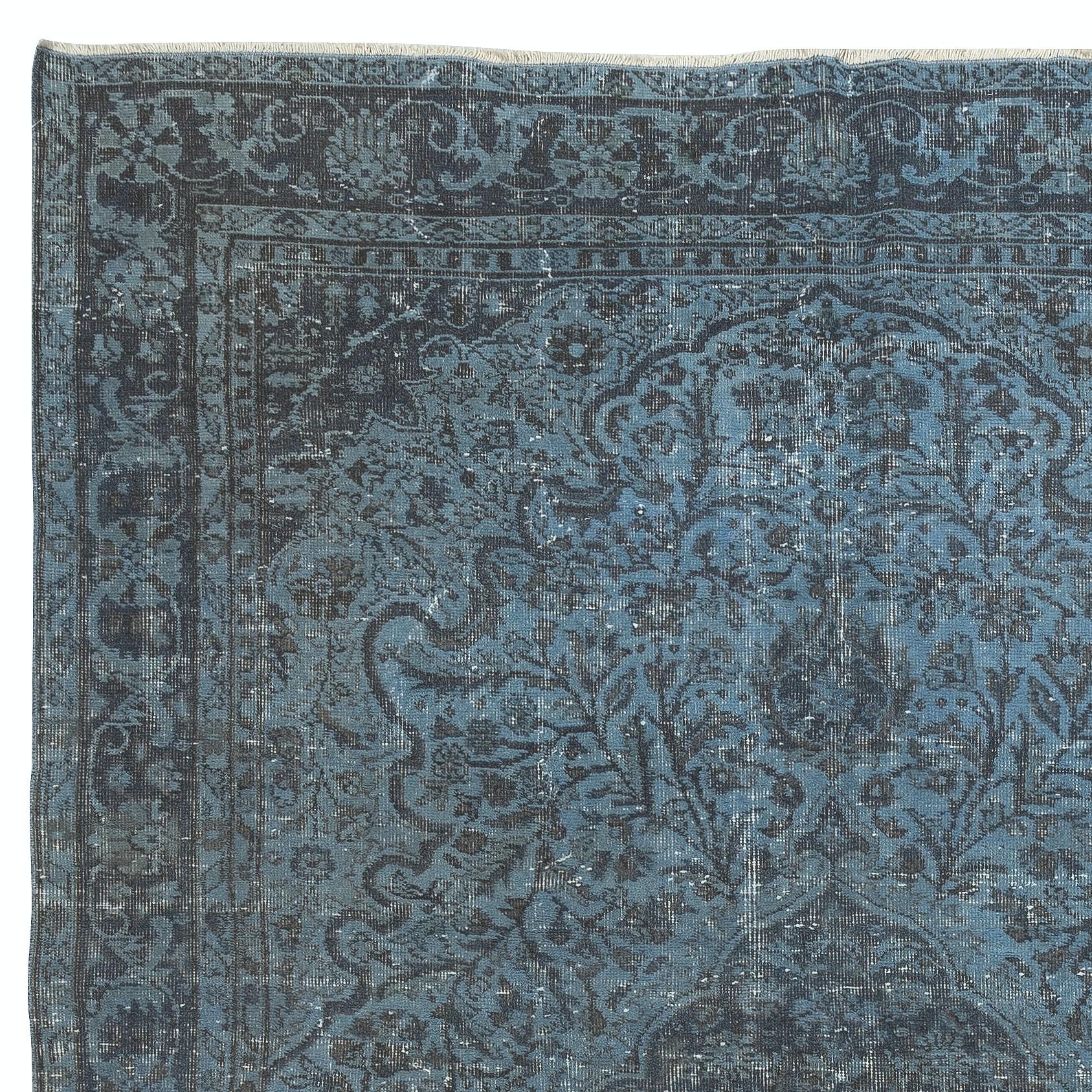 6.2x10.2 Ft Modern Handmade Blue Color Turkish Area Rug with Medallion Design In Good Condition For Sale In Spring Valley, NY