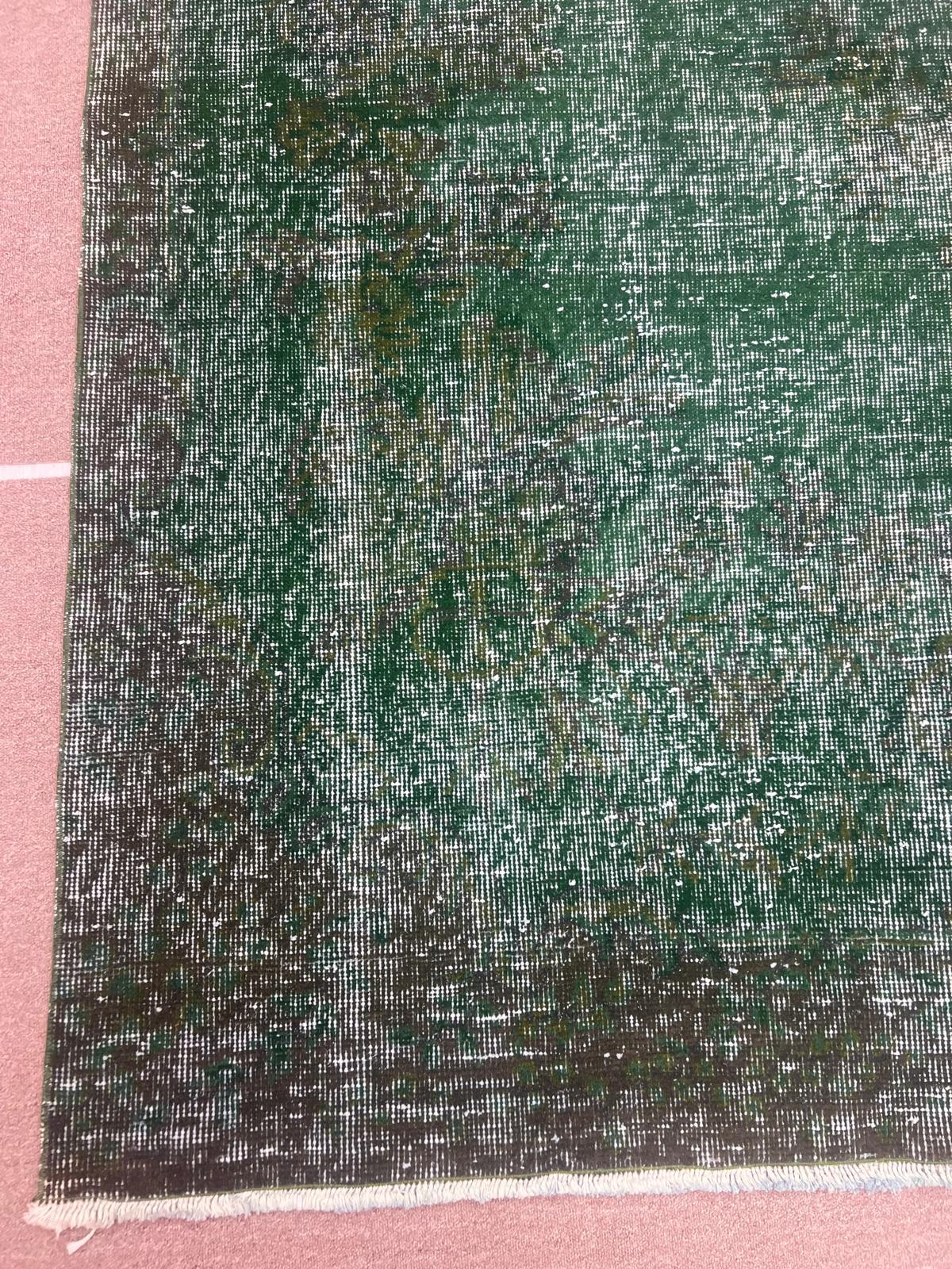 Alfombra de lana turca anudada a mano Vintage de 6,2x11 pies teñida de verde Moderno en venta
