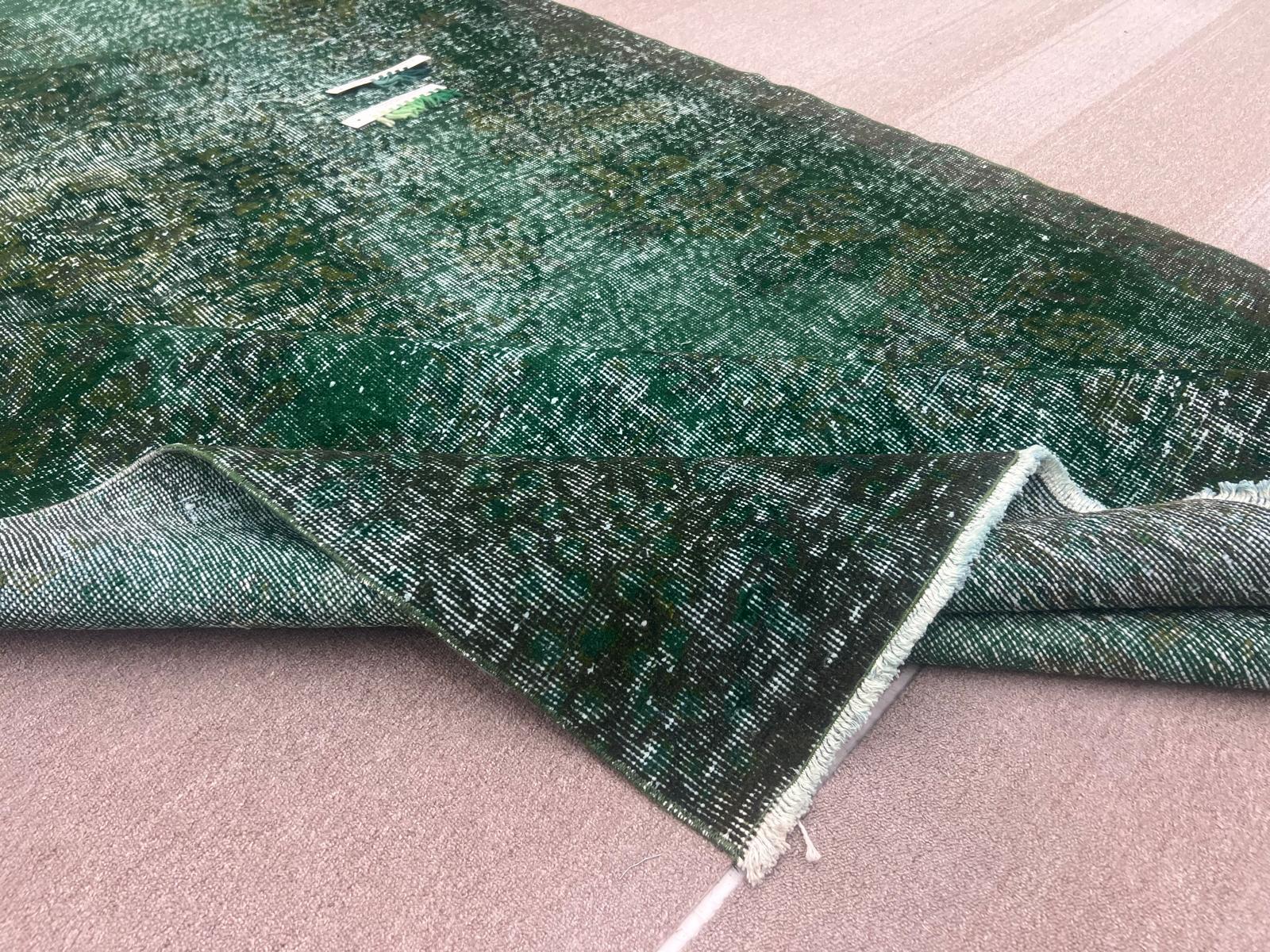Alfombra de lana turca anudada a mano Vintage de 6,2x11 pies teñida de verde Turco en venta