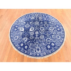 6'2" x 6'2" Blauer Ton-in-Ton-Tabriz-Teppich mit Blattmotiven, handgeknüpft aus Wolle und Seide