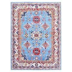 6'2 "x8'7" Maya Blue Kazak with Tribal Medallion Design Tapis en laine noué à la main