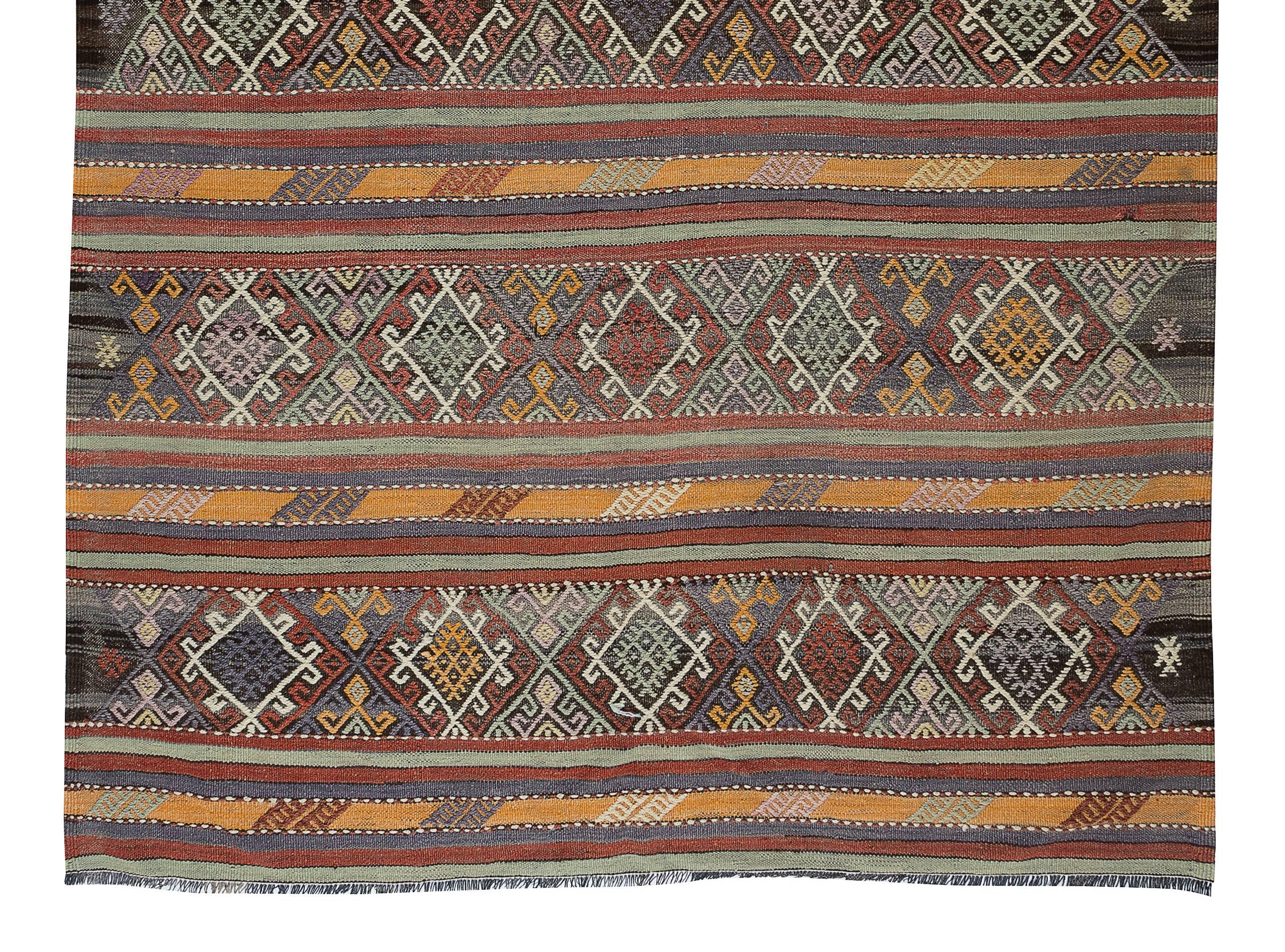 6.2x9 Ft Flachgewebe Vintage Türkische Wolle Kilim Teppich, Handgewebter Bodenbelag (20. Jahrhundert) im Angebot