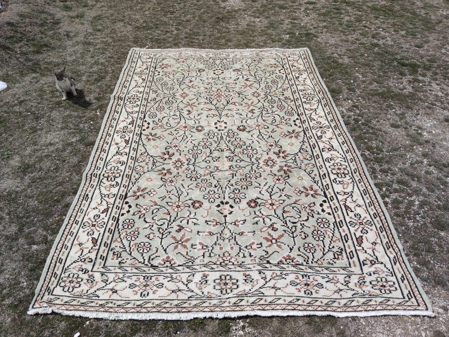 6.2x9 ft Vintage Hand-Knotted Turkish Floral Wool Rug in Cream and Pastel Green For Sale 8