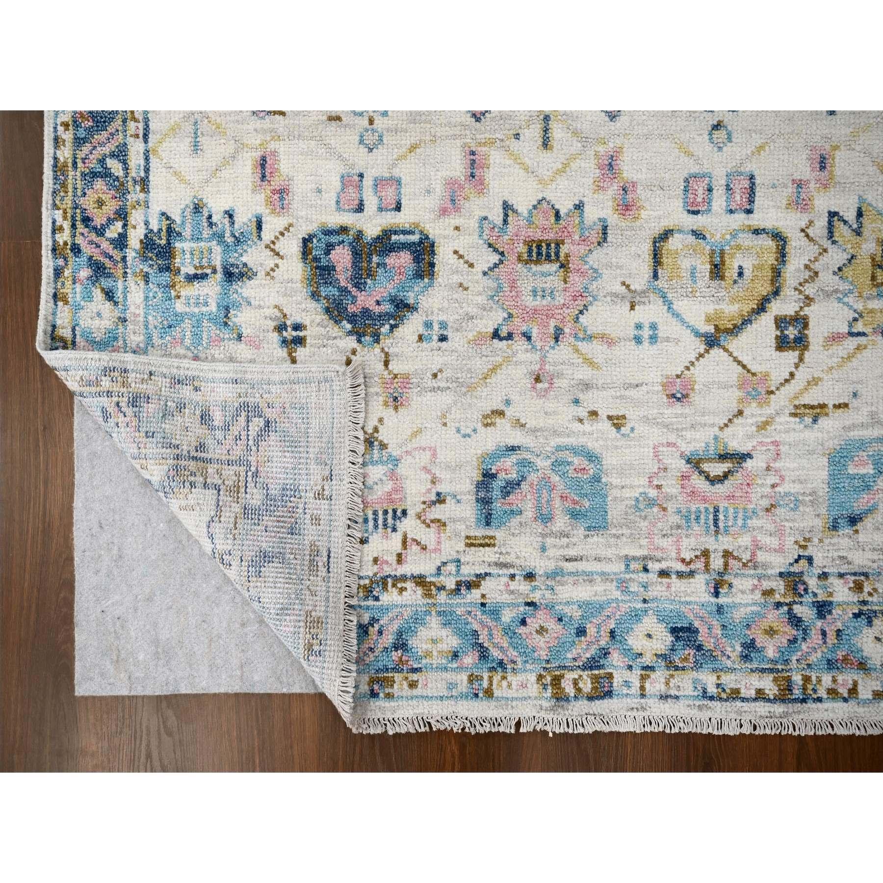 Alfombra oriental de pura lana anudada a mano con diseño Mahal marfil de 6'2'x9' Colección Supple Oushak en venta