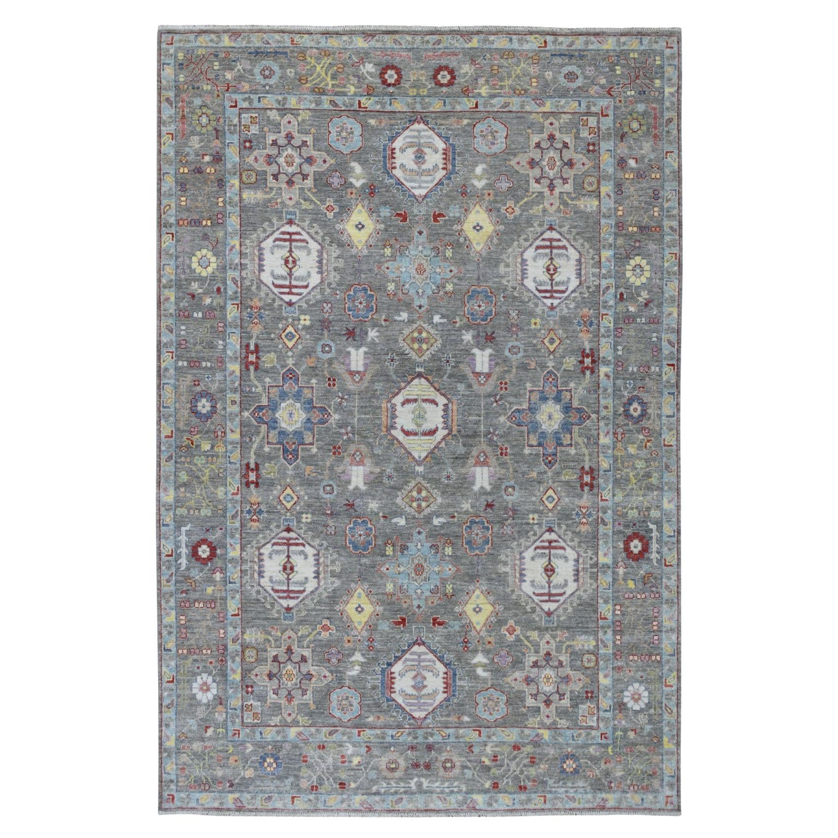 Alfombra Anudada a Mano de Lana Pura con Diseño Karajeh de Peshawar en Colores de 6'2 "x9'2 en venta