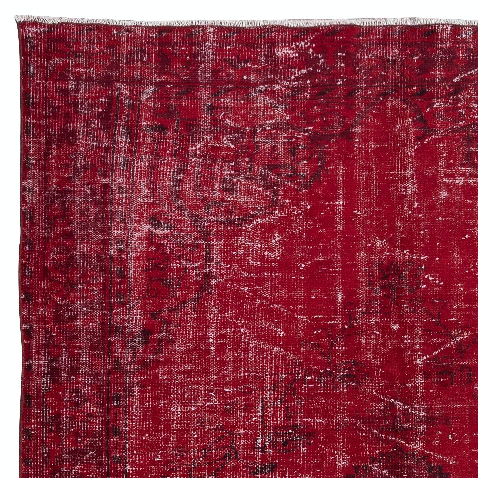 6.2x9.2 Ft Turkish Handmade Area Rug in Dark Red, Great 4 Modern Interiors In Good Condition For Sale In Philadelphia, PA