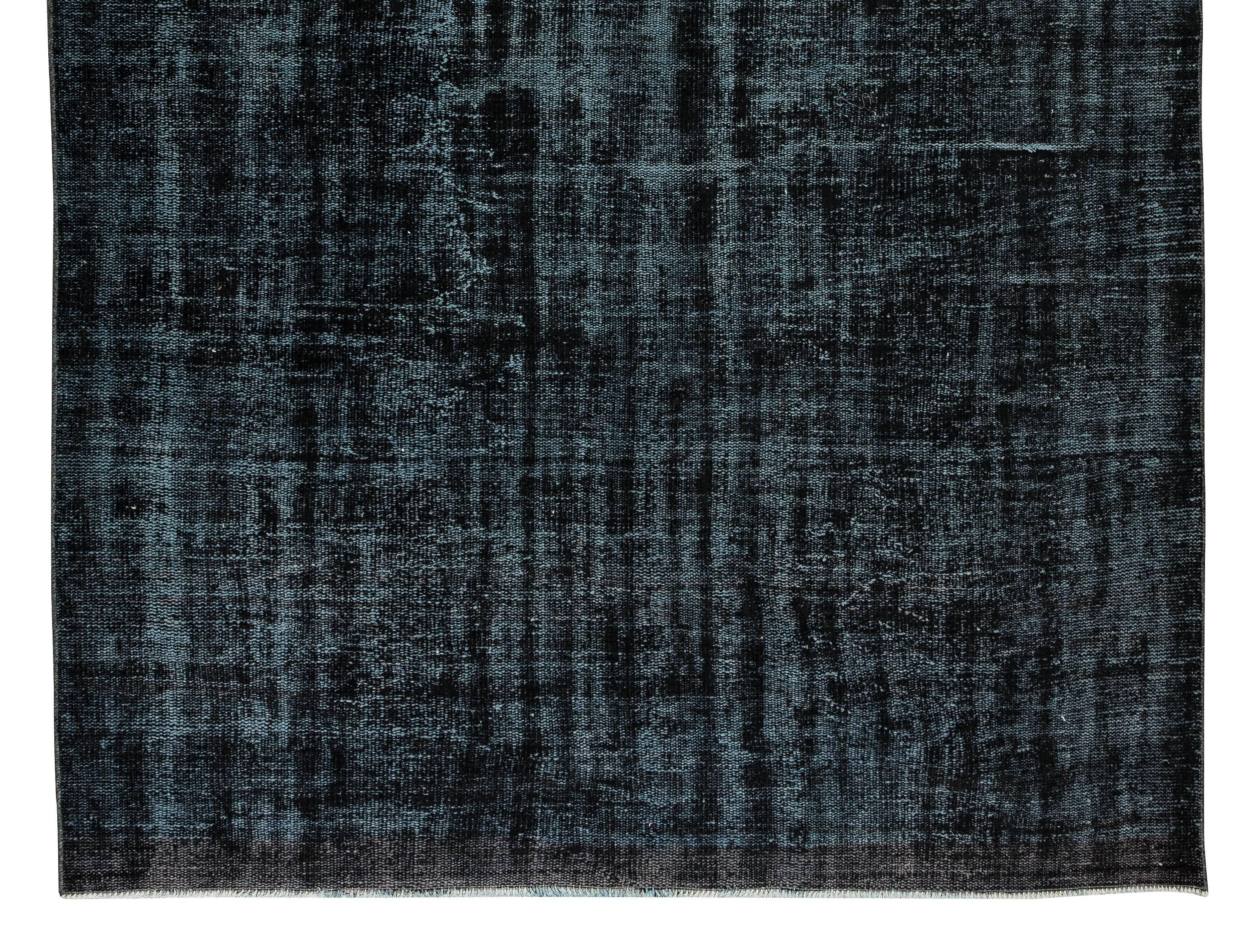 Noué à la main Tapis turc vintage en laine fait à la main, tapis contemporain noir en vente