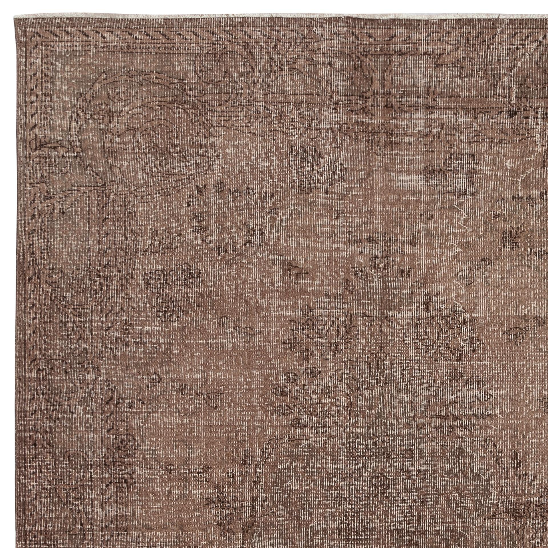 6.2x9.6 Ft Vintage Rug in Braun für moderne Innenräume. Handgeknüpft in der Türkei im Zustand „Gut“ im Angebot in Spring Valley, NY