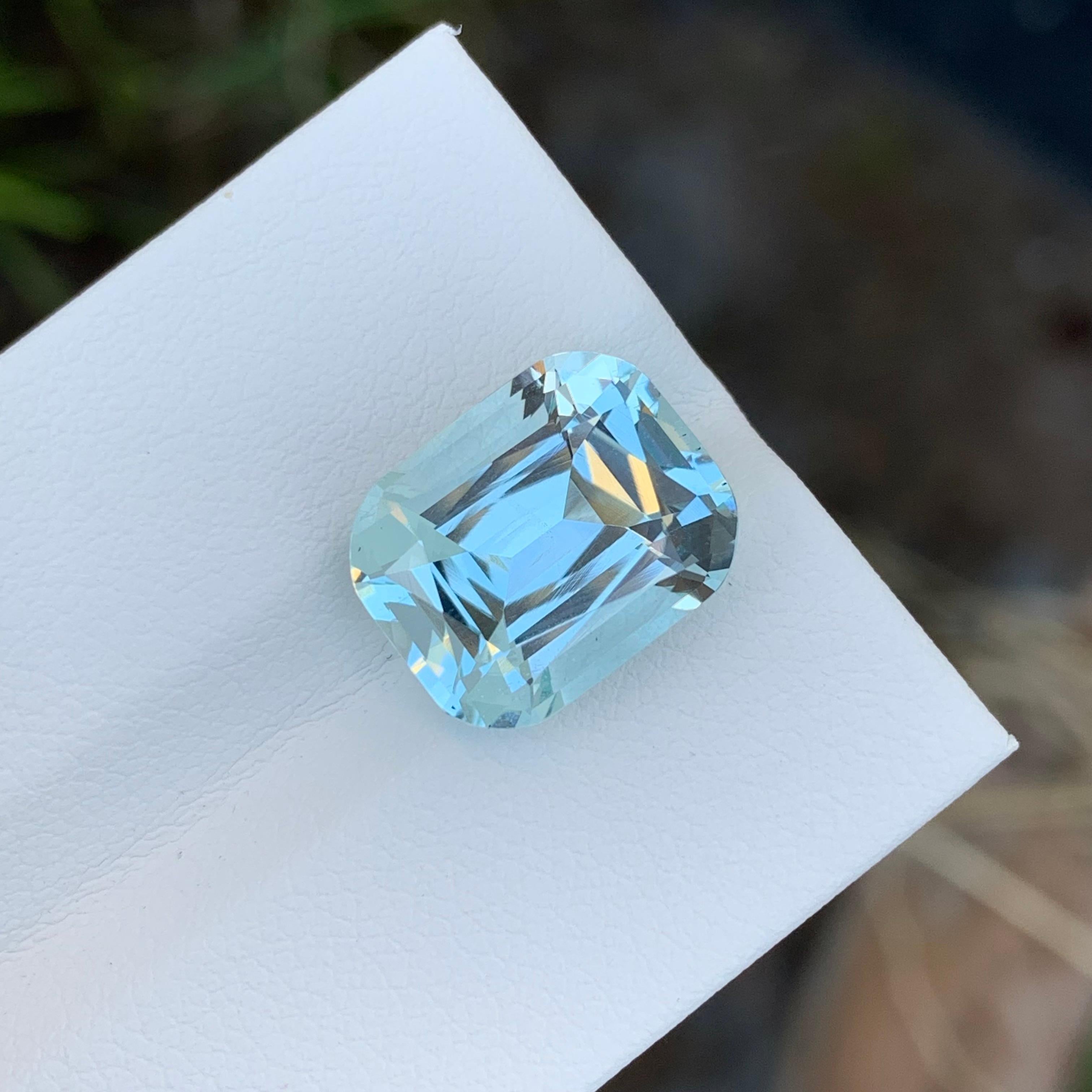 Cushion Cut 6.30 Carat Natural Loose Aquamarine Cushion Shape Gem For Necklace  For Sale