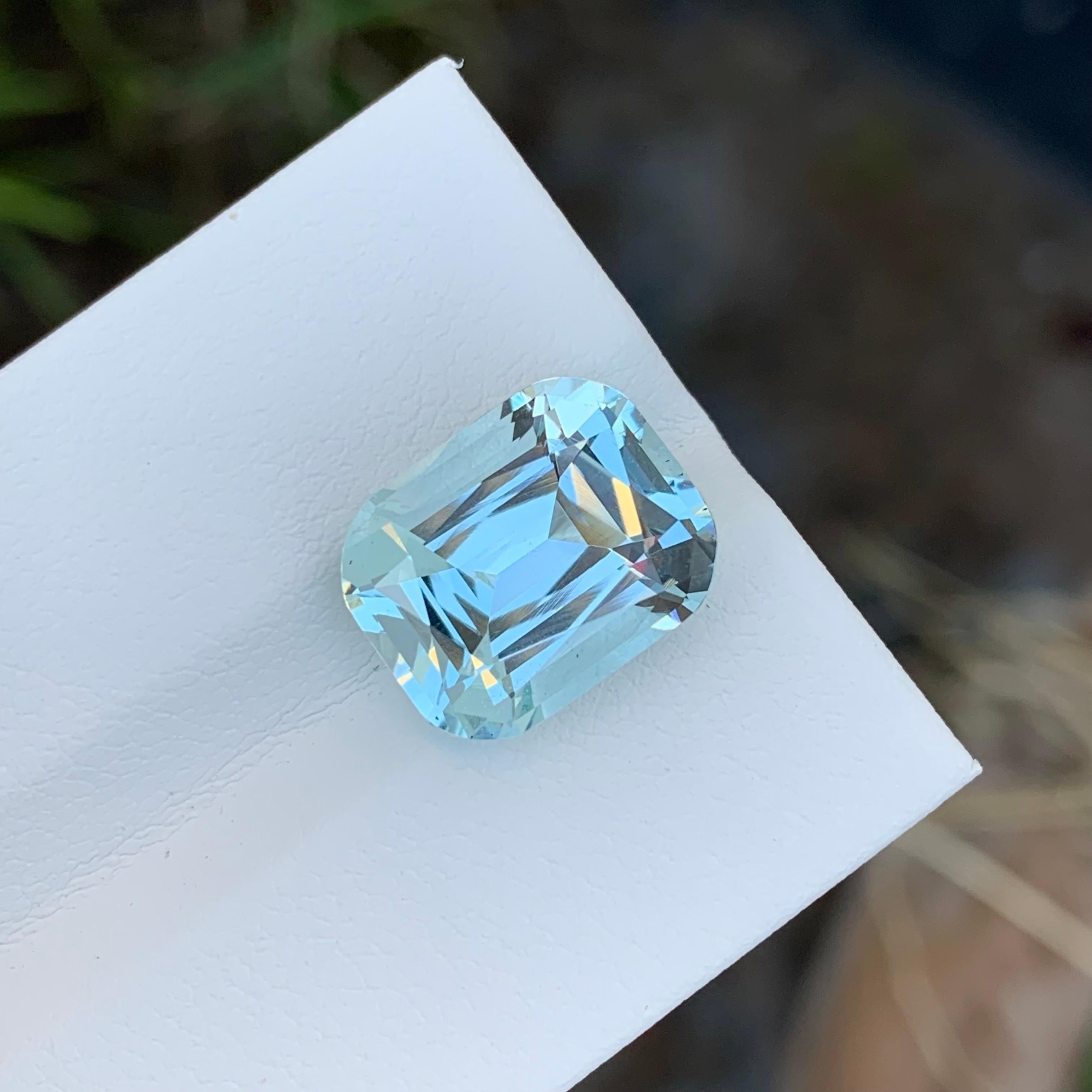 6.30 Carat Natural Loose Aquamarine Cushion Shape Gem For Necklace  In New Condition For Sale In Peshawar, PK