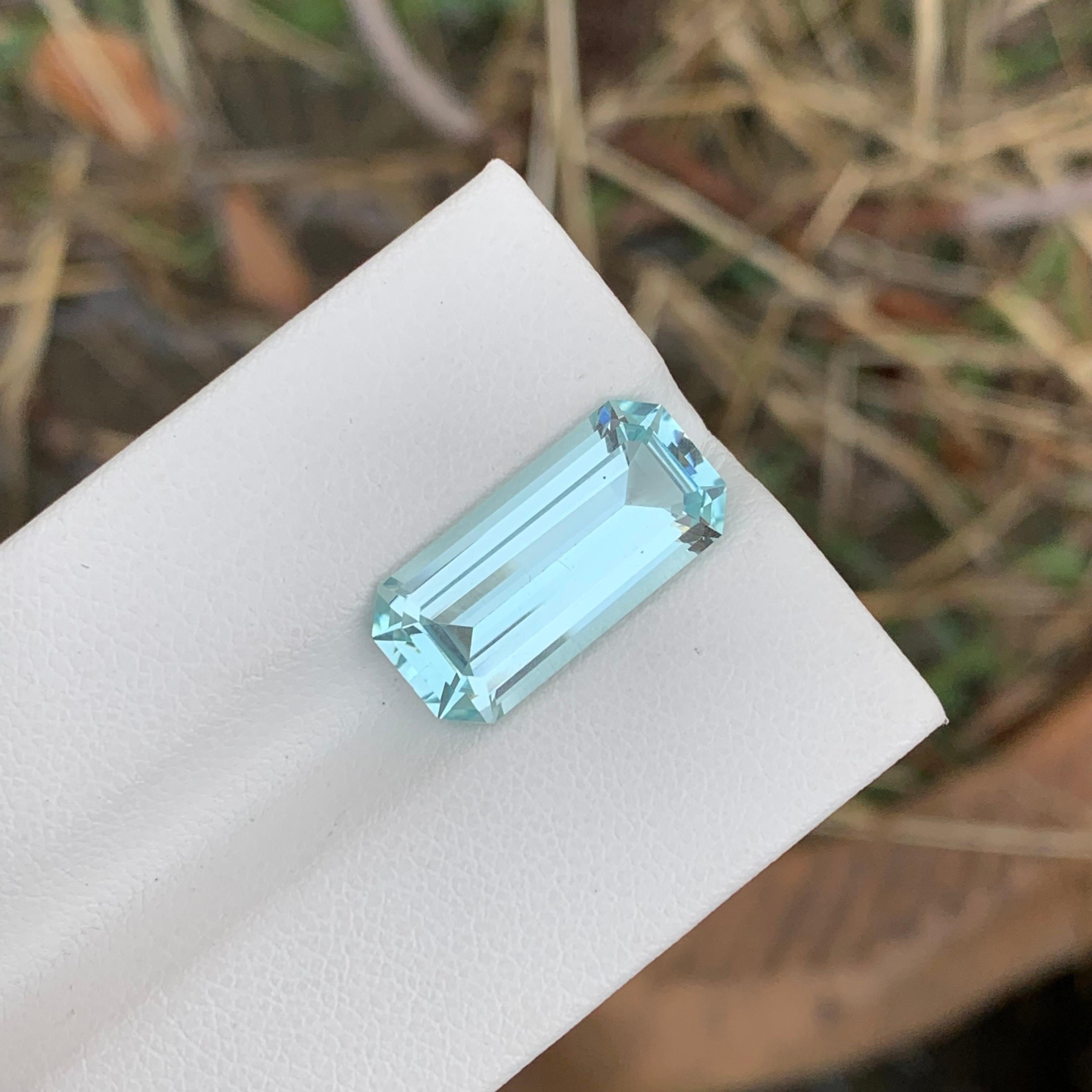 6.30 Carat Natural Loose Aquamarine long Emerald Shape Gem For Jewellery Making  In New Condition For Sale In Peshawar, PK