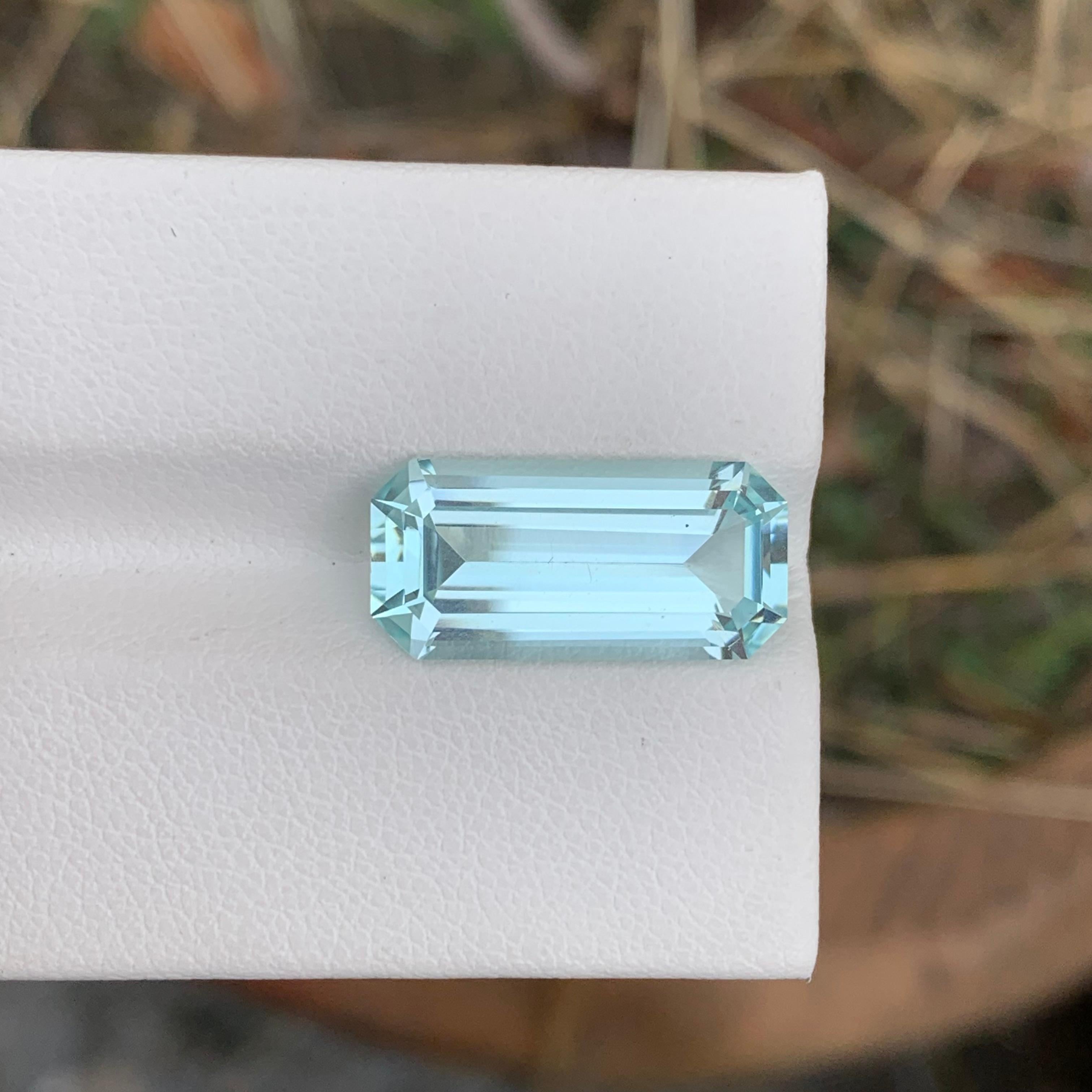 6.30 Carat Natural Loose Aquamarine long Emerald Shape Gem For Jewellery Making  For Sale 1