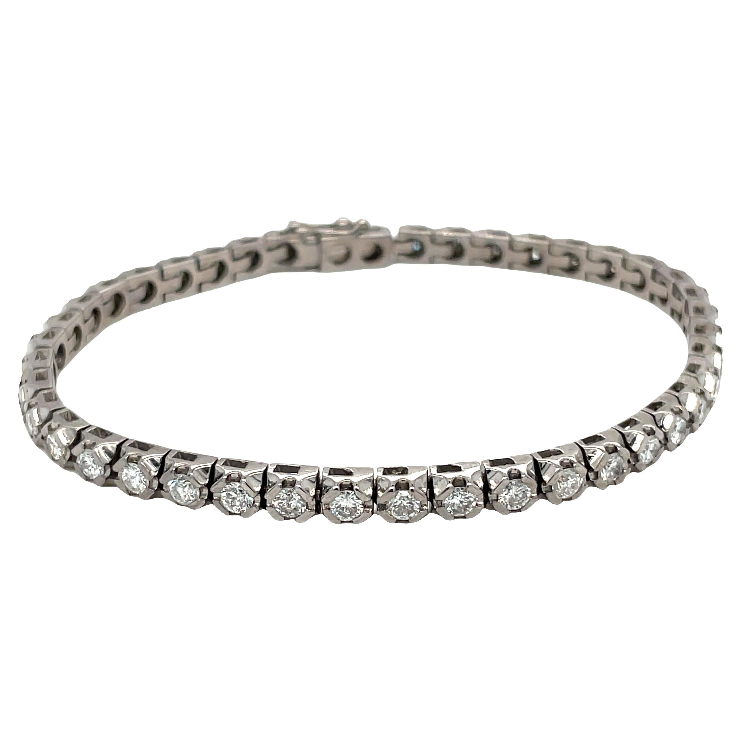 Bracelet tennis ligne en or blanc 18 carats avec diamants ronds de 6,30 carats en vente