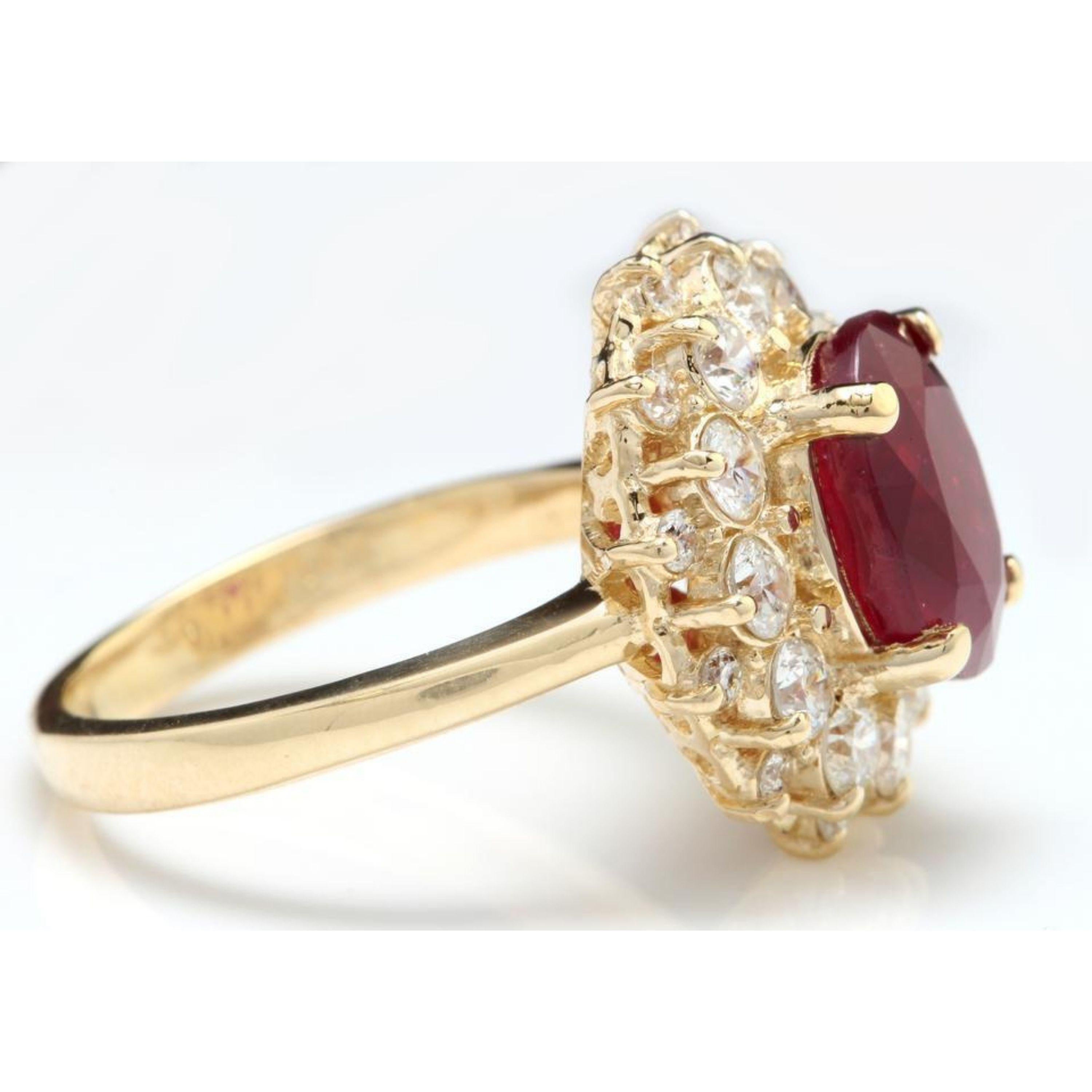 Impressionnante bague en or jaune 14 carats avec rubis rouge et diamants de 6,30 carats Neuf - En vente à Los Angeles, CA