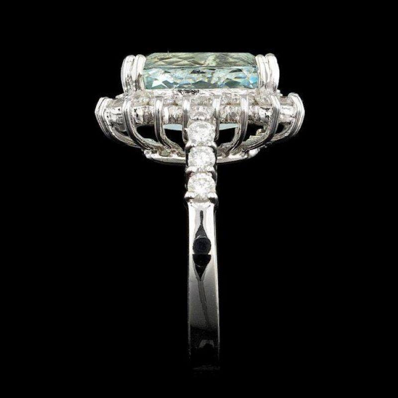 6.30 Carats Natural Aquamarine and Diamond 14k Solid White Gold Ring In New Condition For Sale In Los Angeles, CA