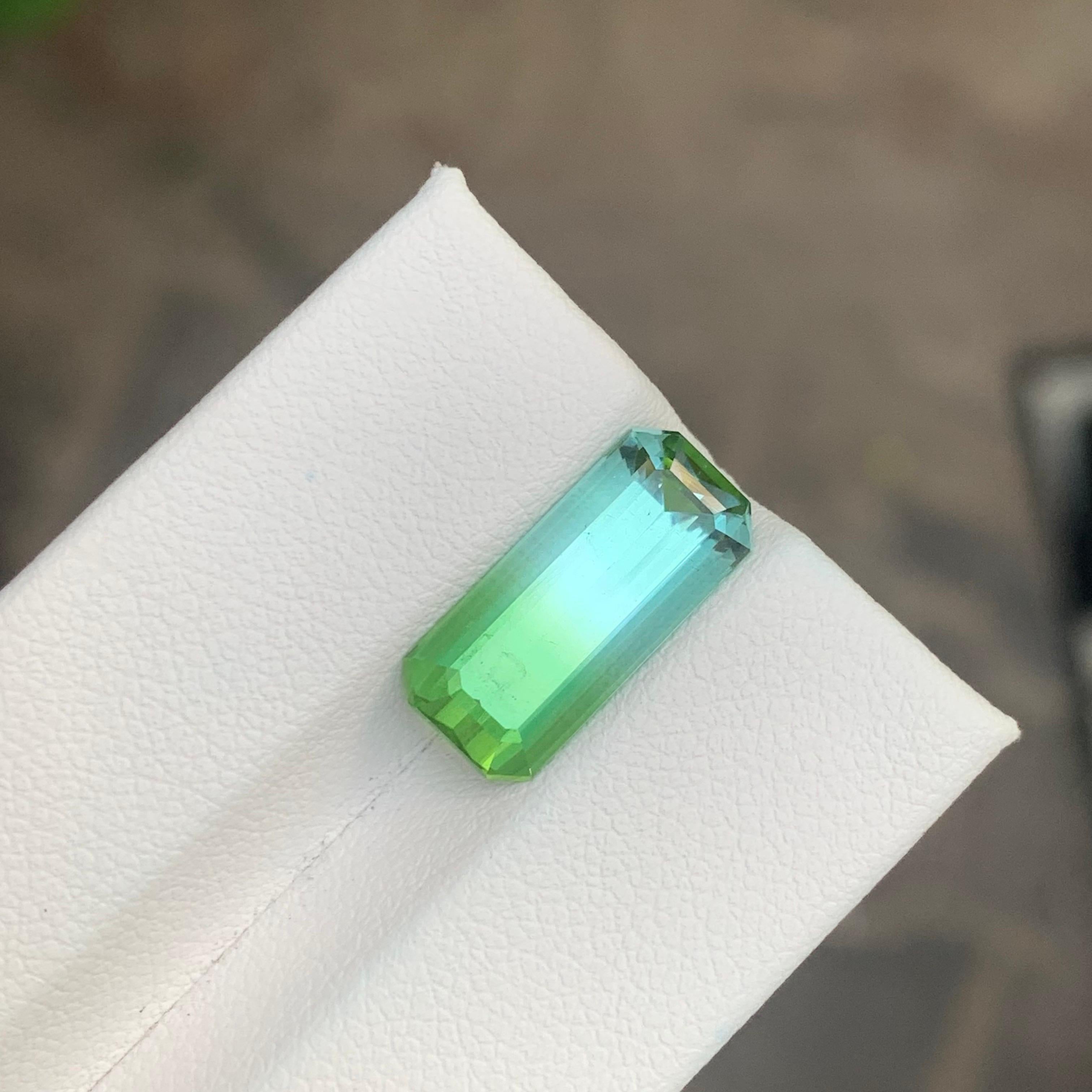 6,30 Karat Natürlicher zweifarbiger Turmalin Loser Edelstein für Schmuck (Smaragdschliff) im Angebot
