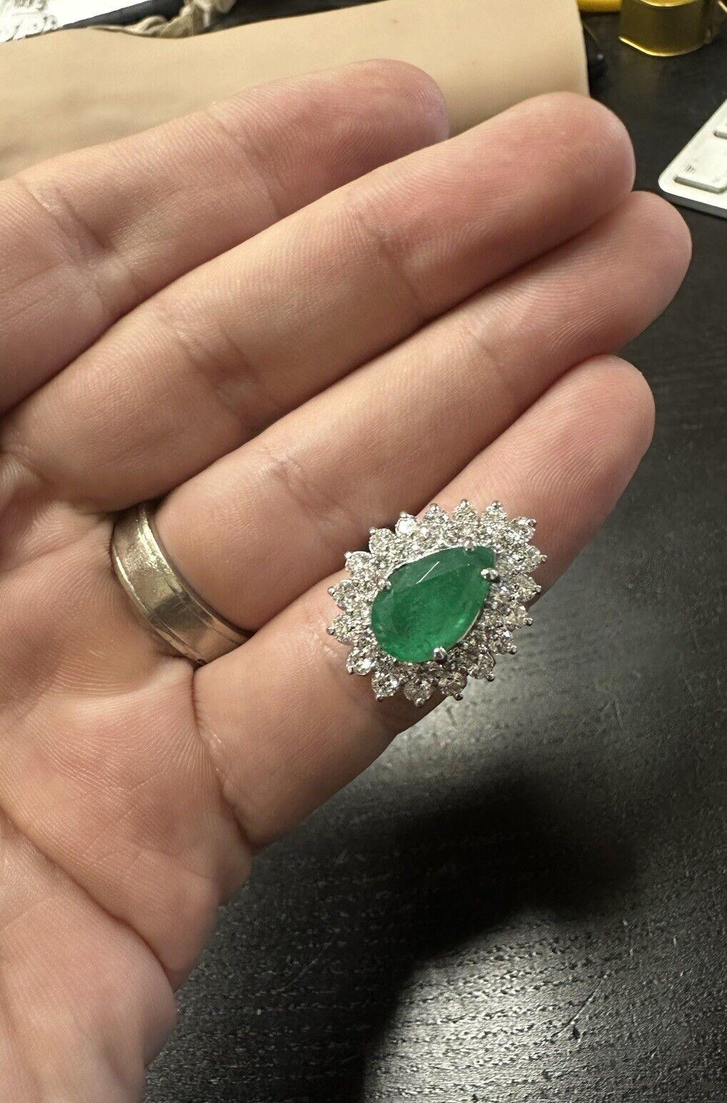 6.30 Carats Natural Emerald and Diamond 14K Solid White Gold Ring For Sale 2