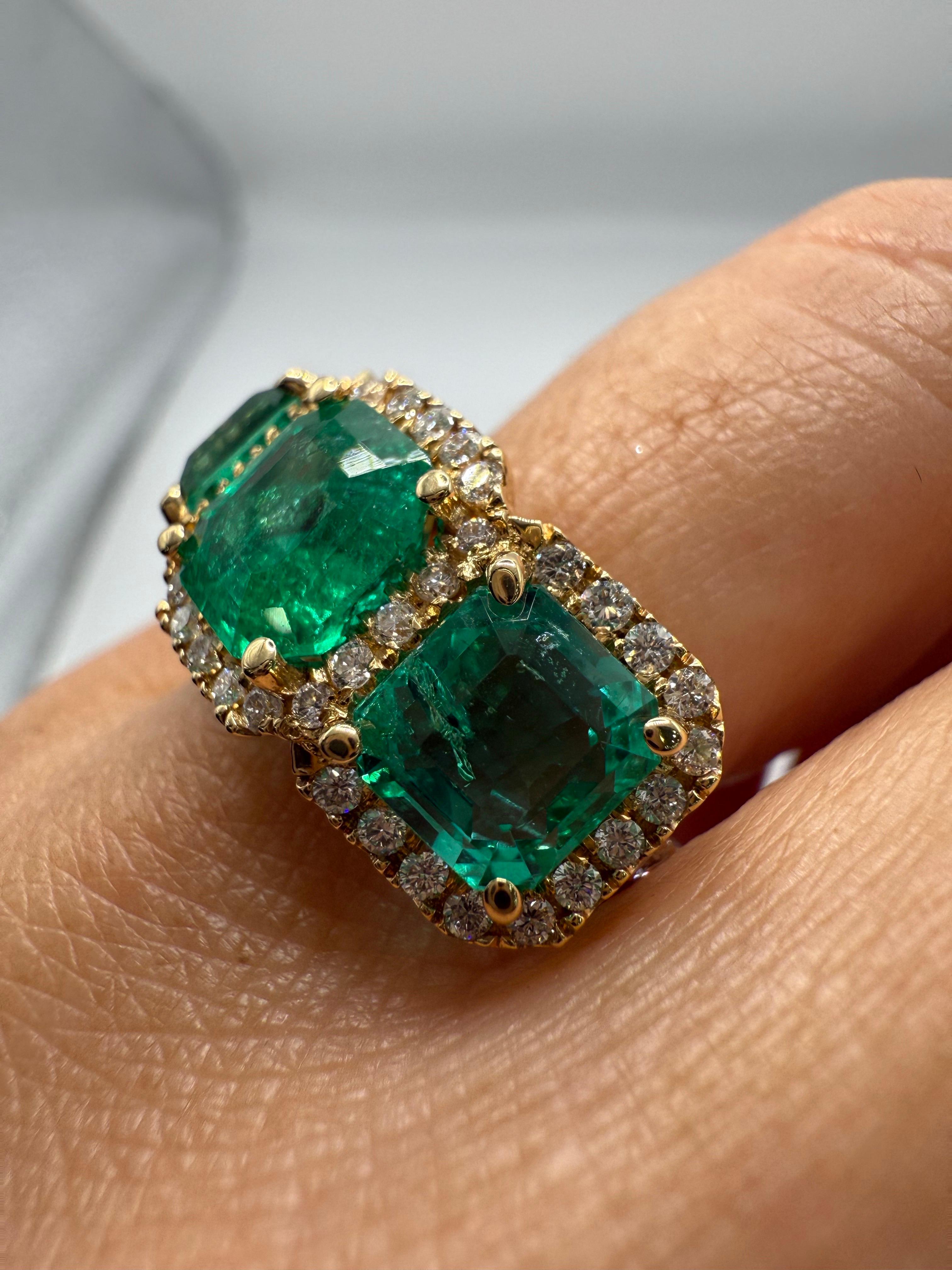 Anello con diamante smeraldo da 6,30 smeraldi in oro 18KT in vendita 8