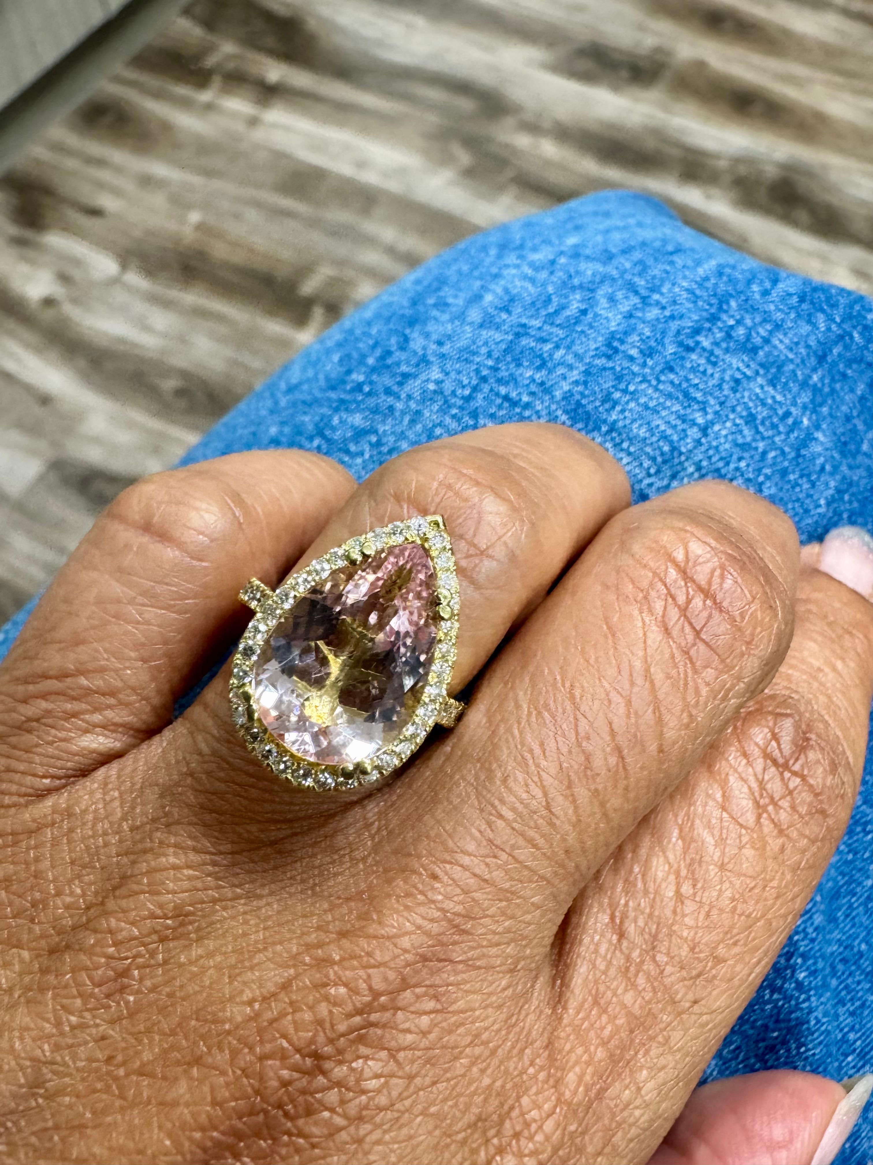Bague de cocktail en or jaune avec diamant et Morganite de 6,31 carats en vente 5