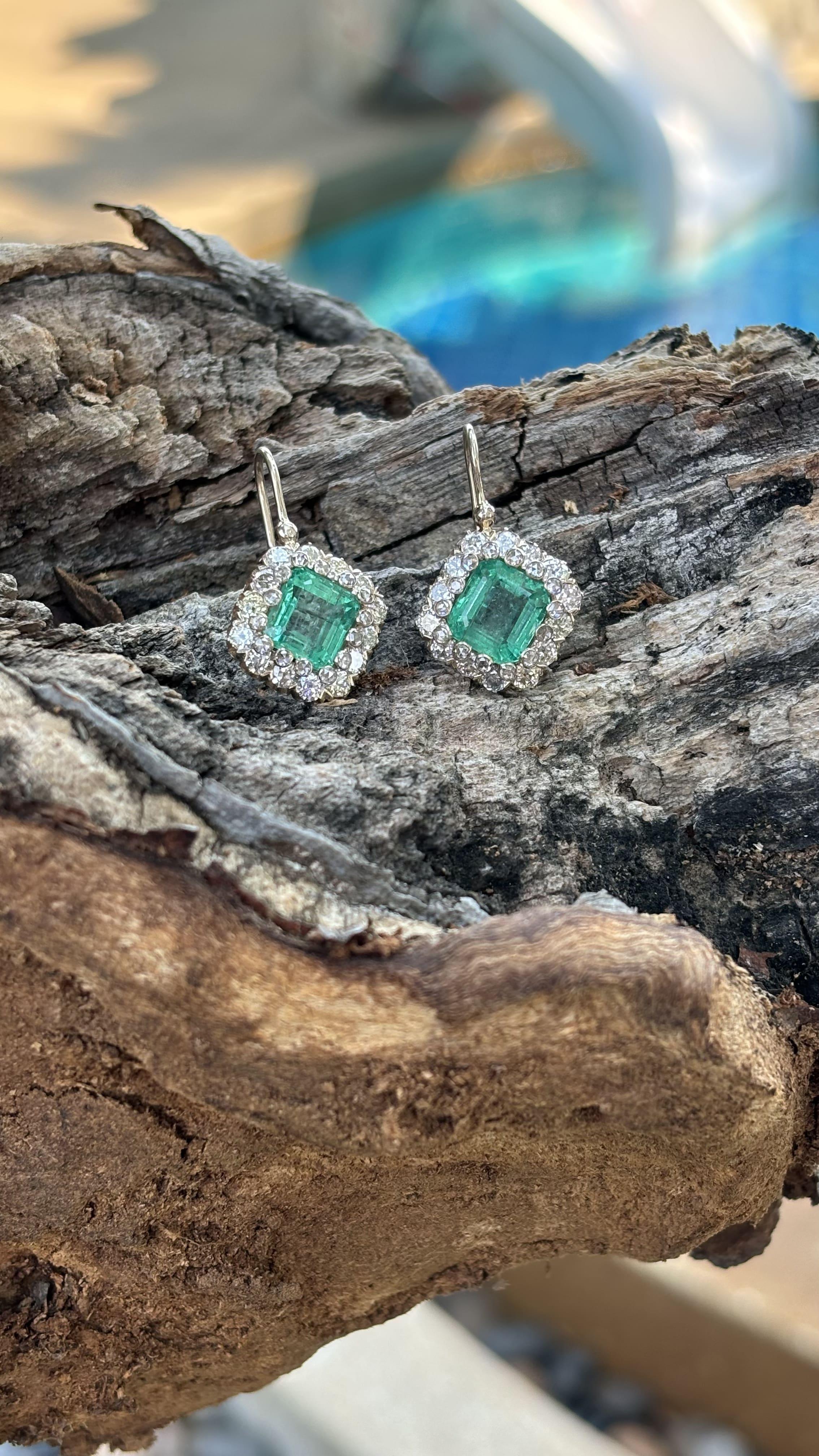 6.31 Carat Emerald Art Deco Style Earrings in 18K Gold For Sale 3