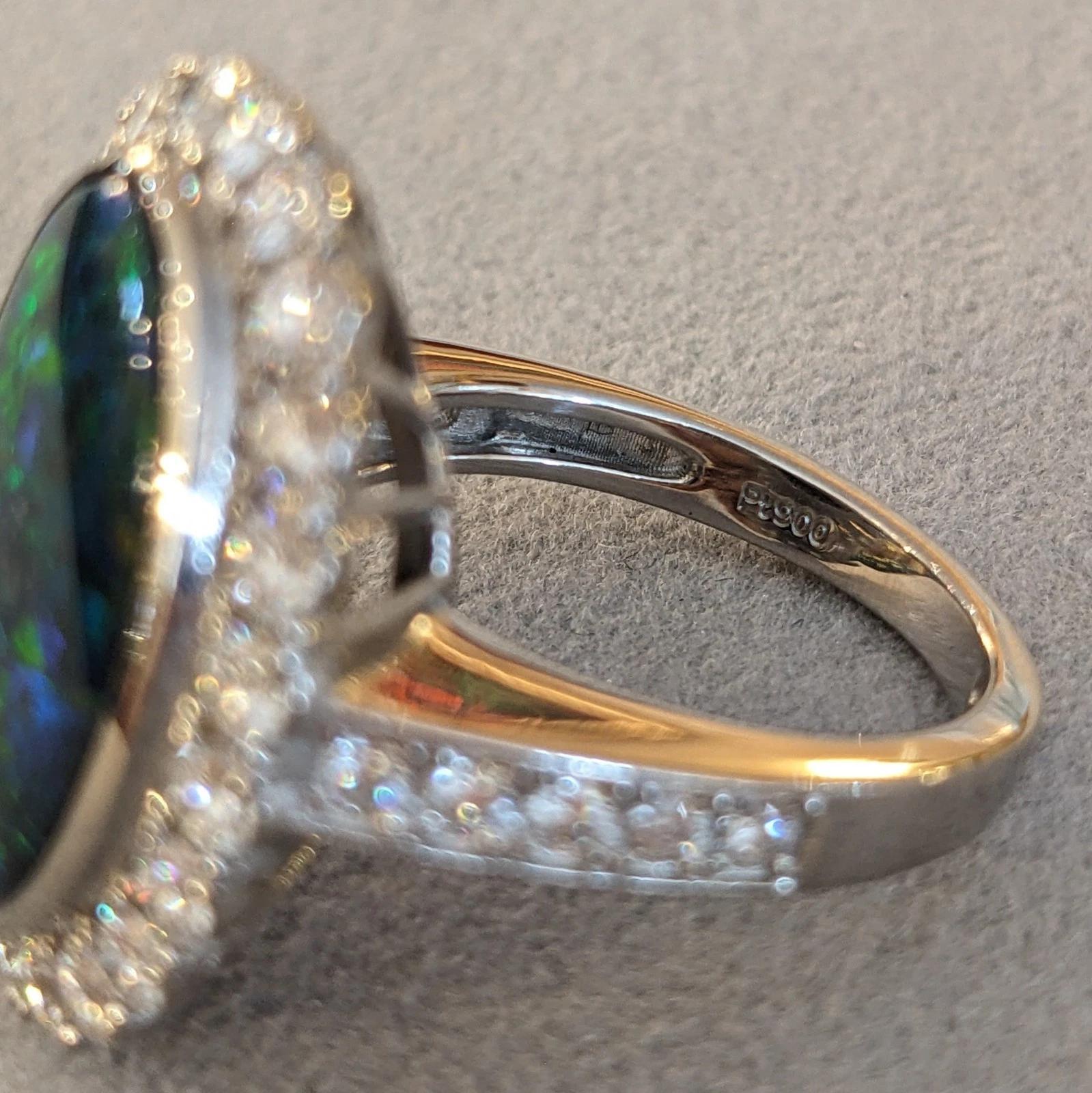 6.31 cts. Natural Black Opal and Diamond Halo Ring in Platinum en vente 3