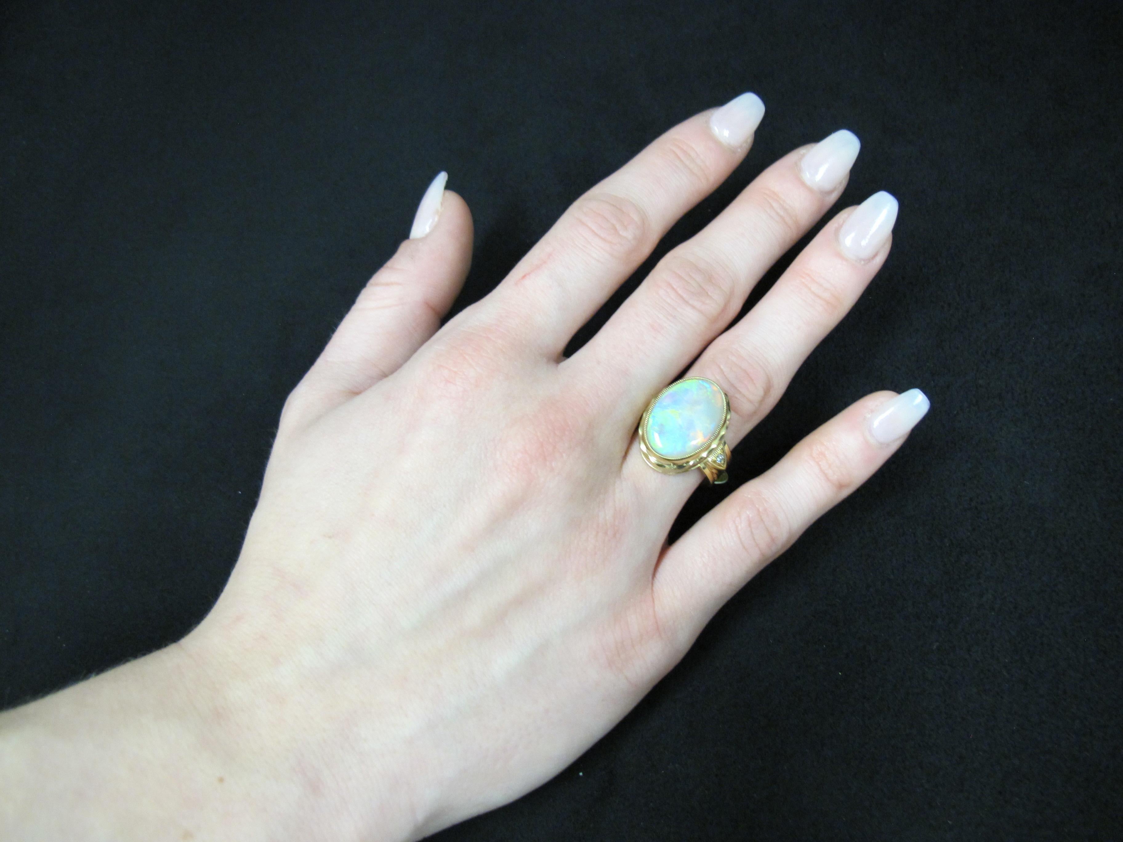 Australian Opal and Diamond Engraved Band Ring in 18k Yellow Gold, 6.32 Carats For Sale 1