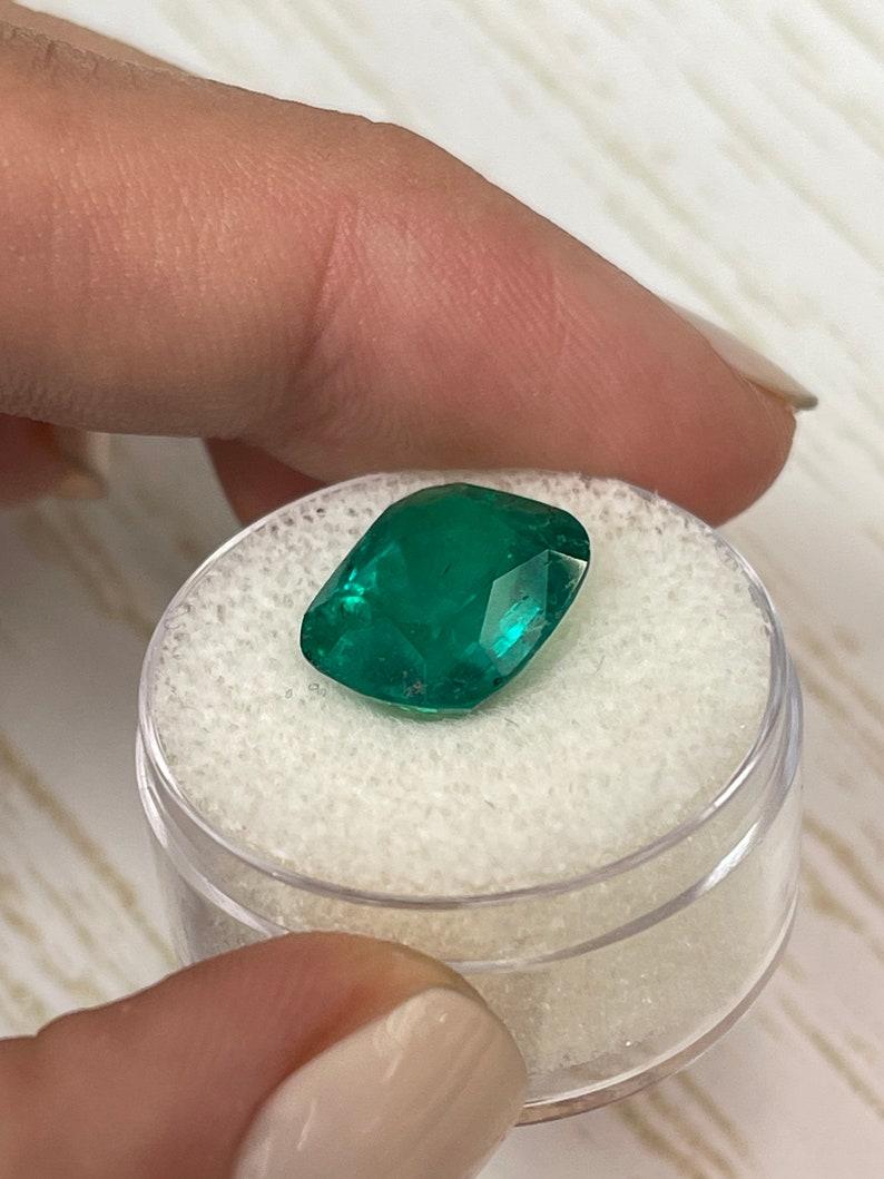 Women's 6.32 Carat Muzo Green Colombian Emerald - Cushion Cut Genuine May Birthstone For Sale