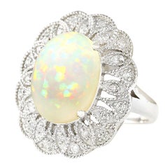 Opal-Diamantring aus 14 Karat Weißgold