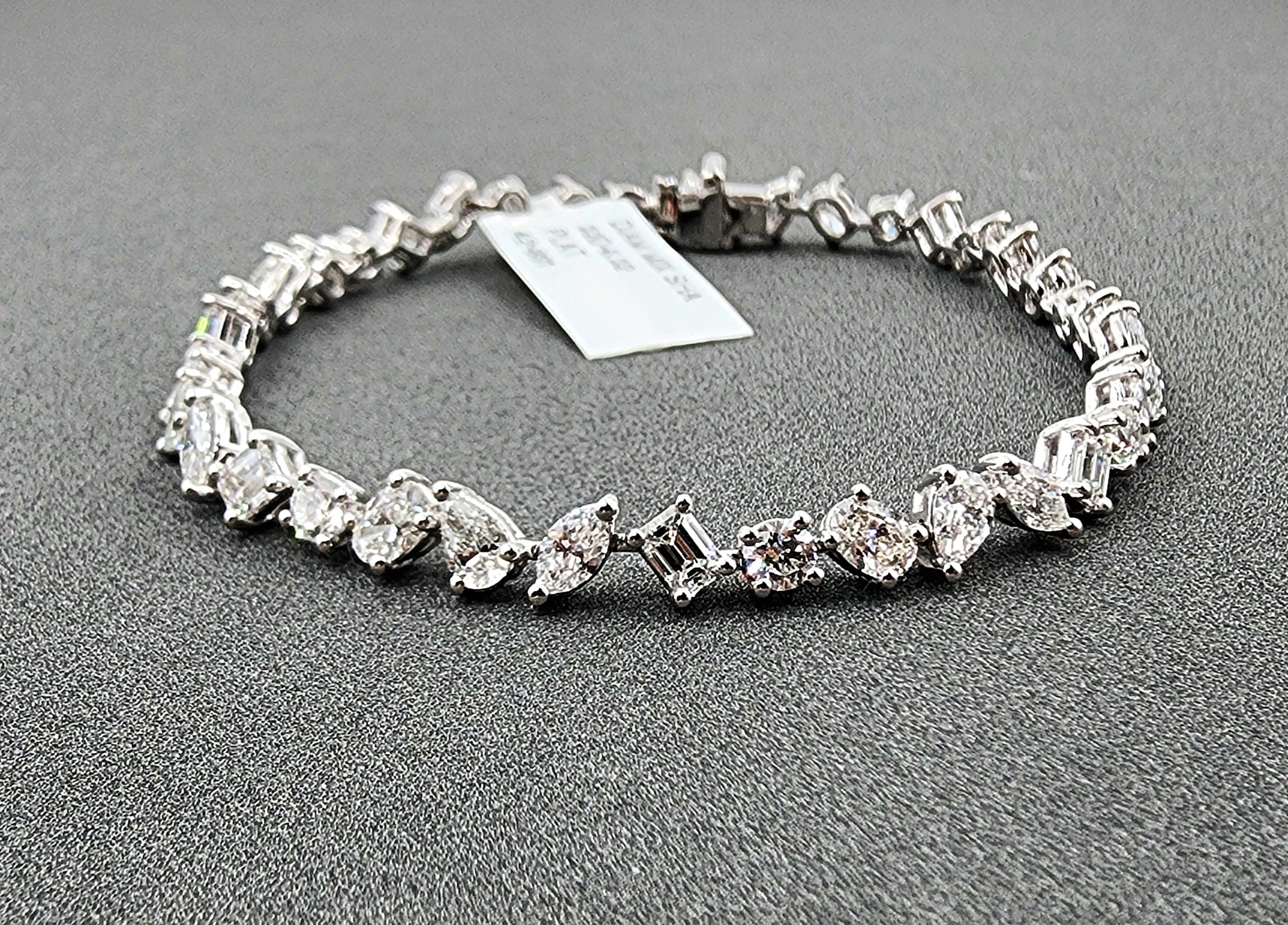 Bracciale tennis con diamanti di forma mista da 6.32 carati in vendita