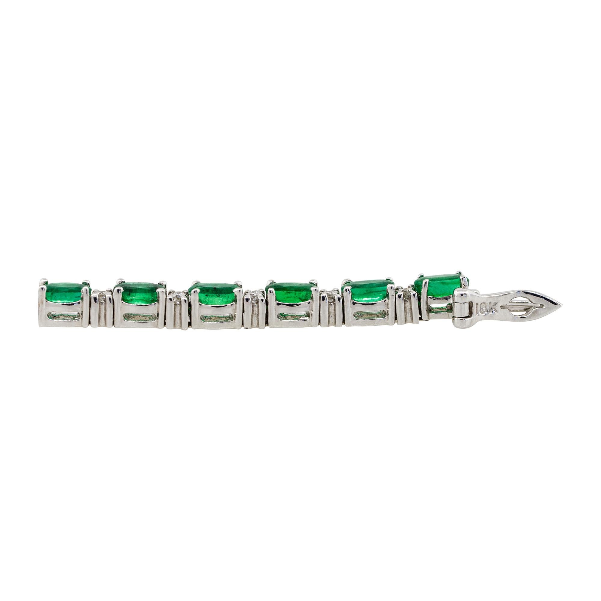 6.33 Carat Oval Emerald Bracelet with Diamonds 18 Karat in Stock In New Condition In Boca Raton, FL