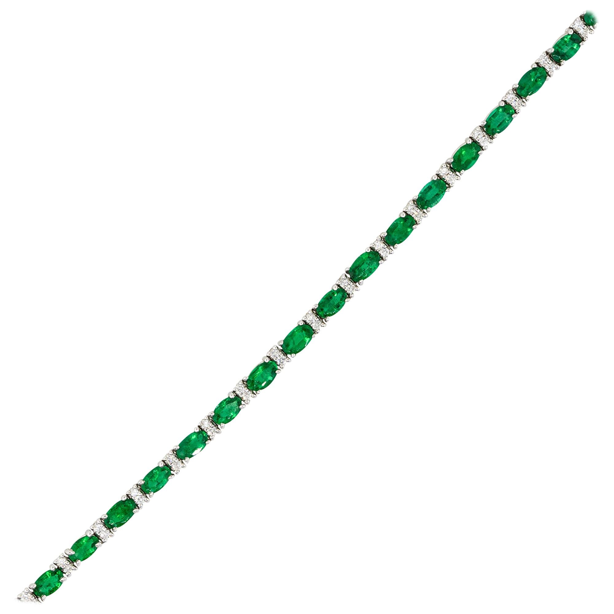 6.33 Carat Oval Emerald Bracelet with Diamonds 18 Karat in Stock
