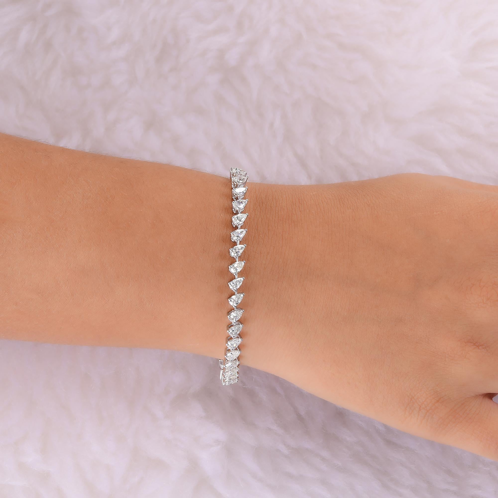 3,63 Karat birnenförmiges Diamantarmband aus 18 Karat Weißgold Handgefertigter feiner Schmuck im Zustand „Neu“ im Angebot in Diera, Dubai