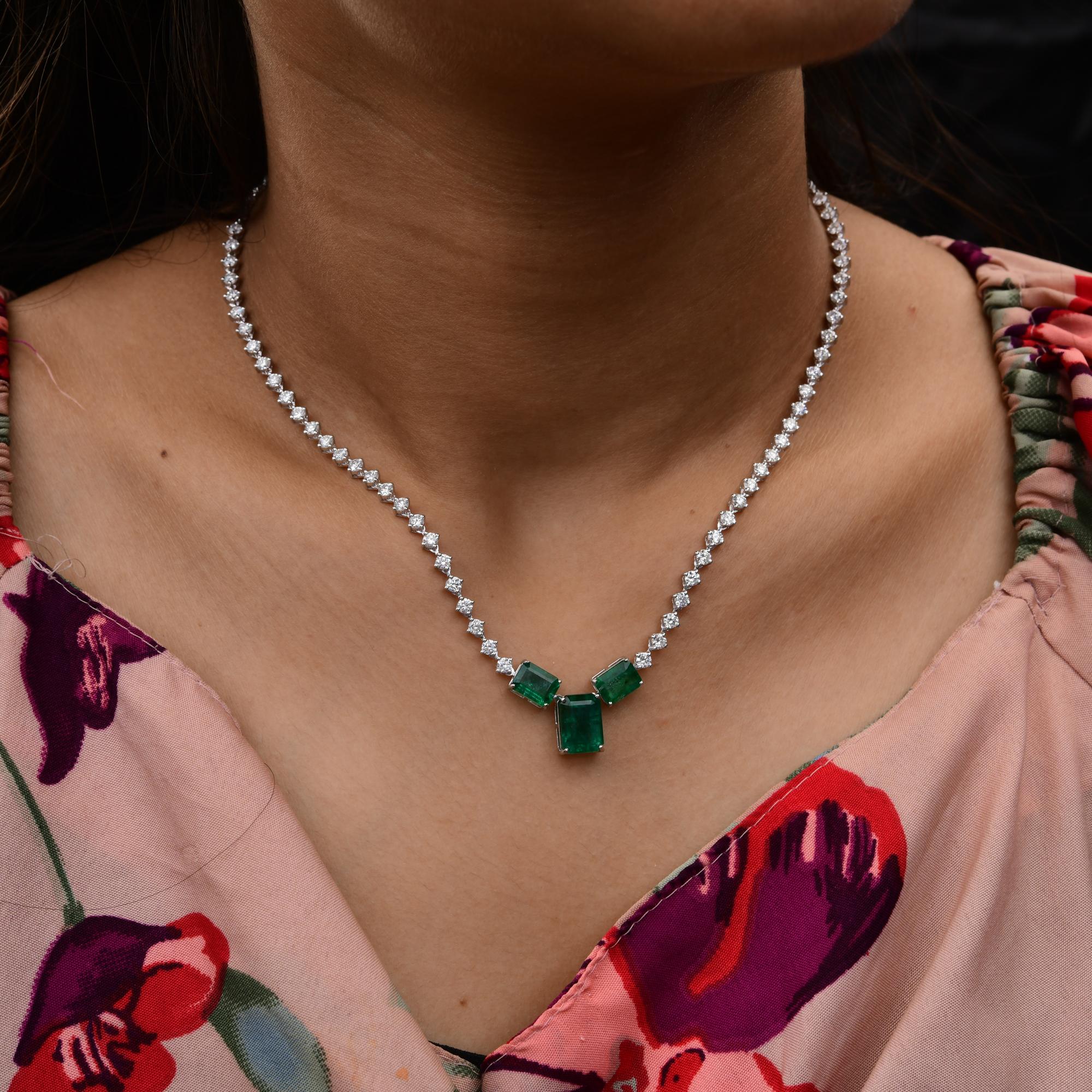6,33 Karat sambischer Smaragd-Anhänger Halskette 5,00 Karat SI/H Diamant 18k Weißgold im Angebot 1