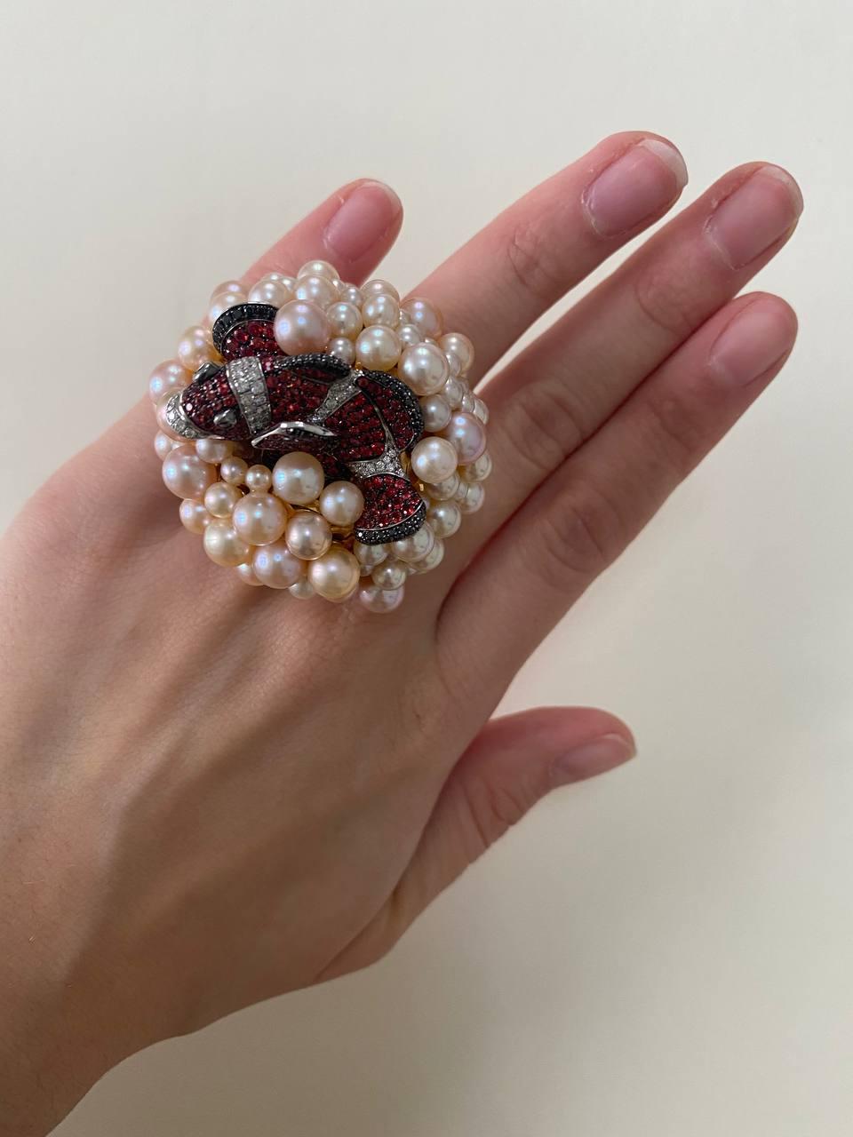 Modern 63.3 Gr Nemo Fish Cocktail Ring with Freshwater Pearls Anemone and Sapphires For Sale