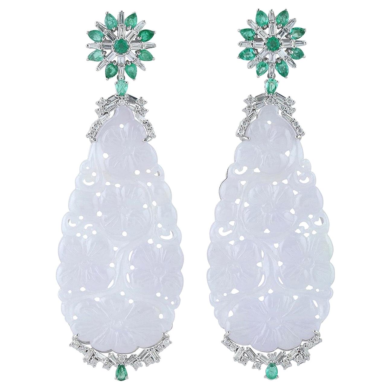 Boucles d'oreilles en or 18 carats et diamants avec jade sculpté et émeraude 63,35 carats