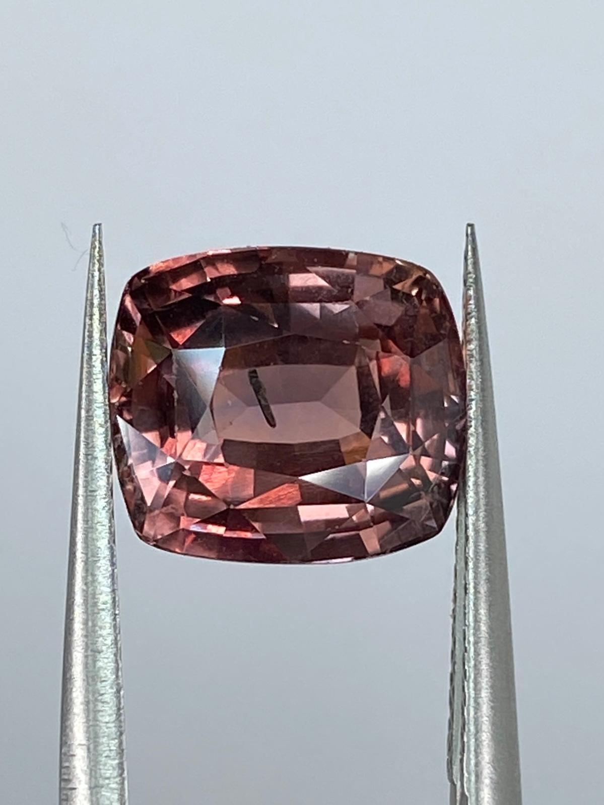 6.33ct Padparadscha Sapphire In New Condition For Sale In Christchurch, NZ