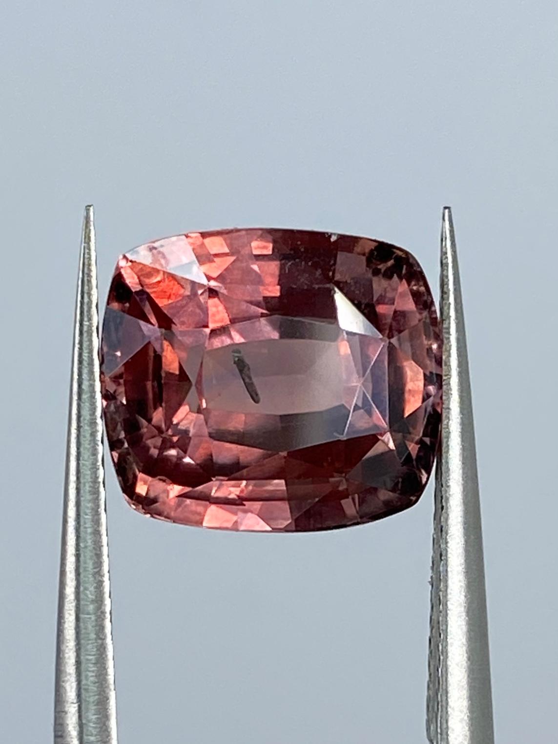 Women's or Men's 6.33ct Padparadscha Sapphire For Sale