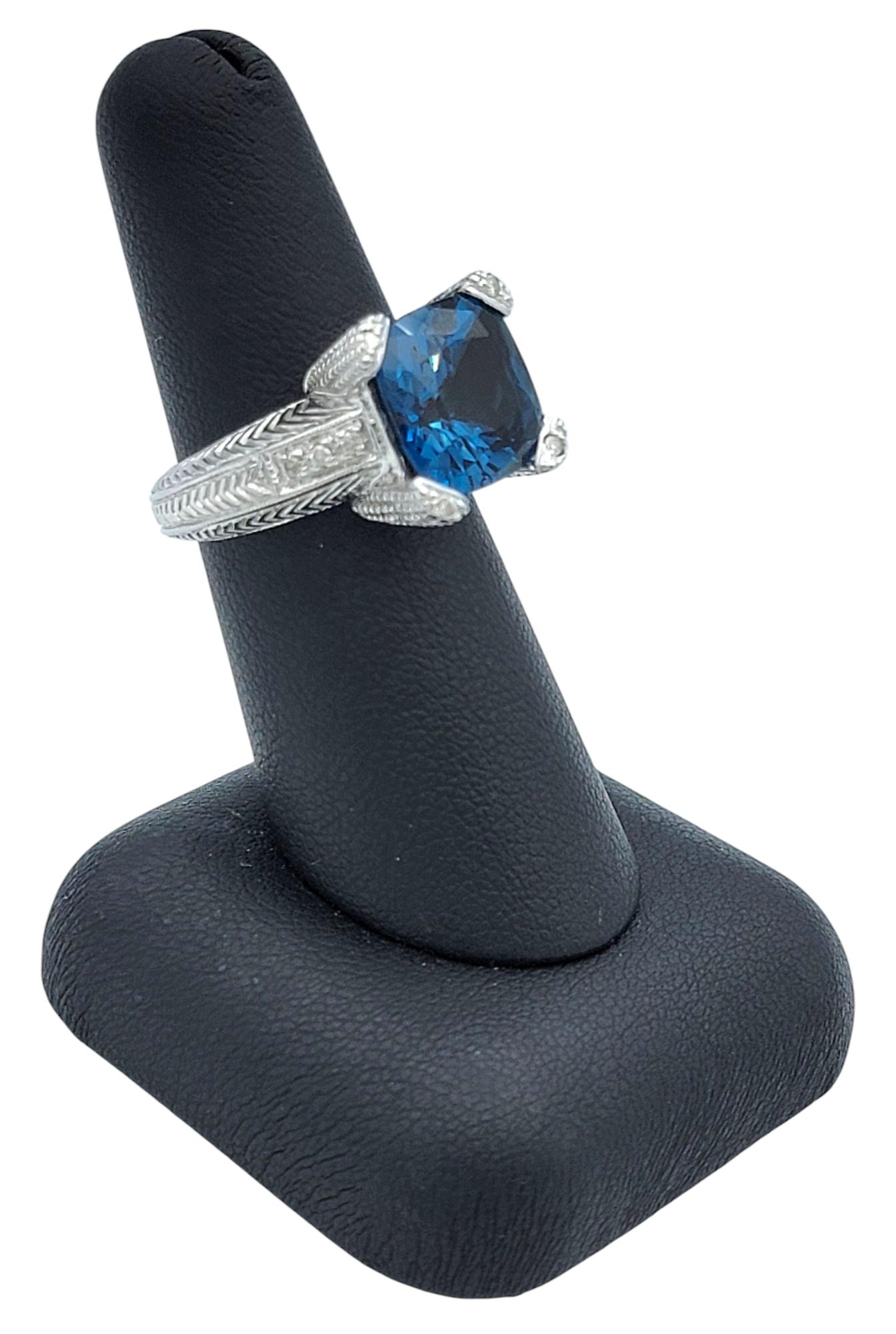 Anillo de cóctel con topacio azul talla cojín de 6,34 quilates y diamantes en oro de 14 quilates en venta 7