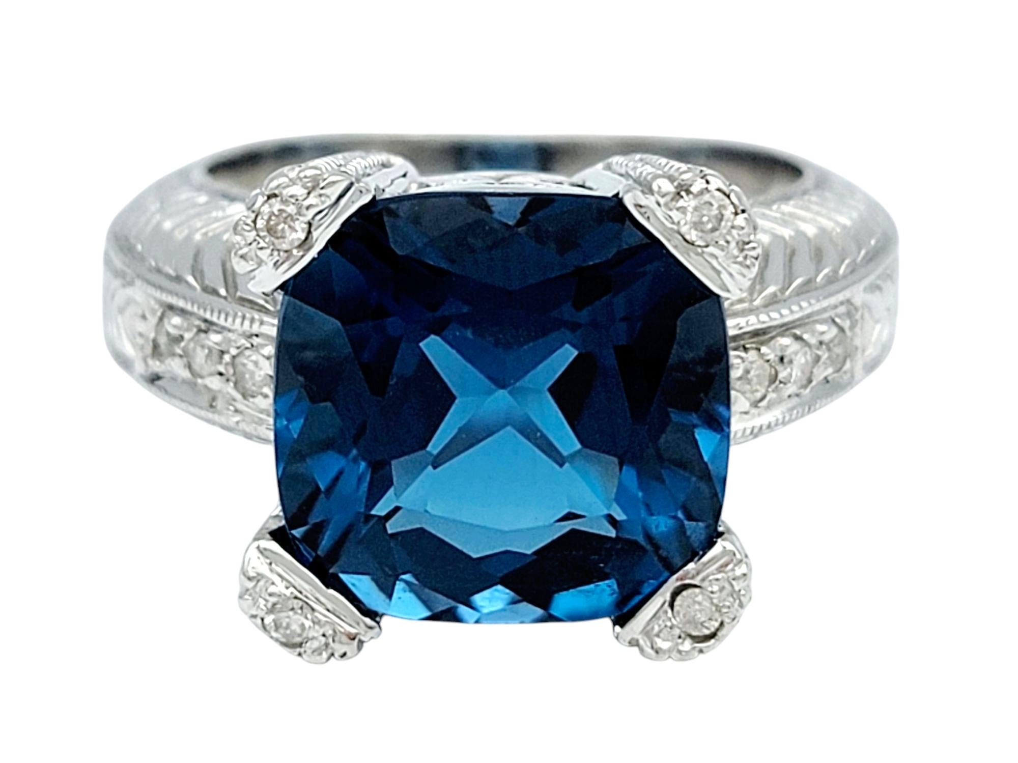 Anillo de cóctel con topacio azul talla cojín de 6,34 quilates y diamantes en oro de 14 quilates en Bueno estado para la venta en Scottsdale, AZ