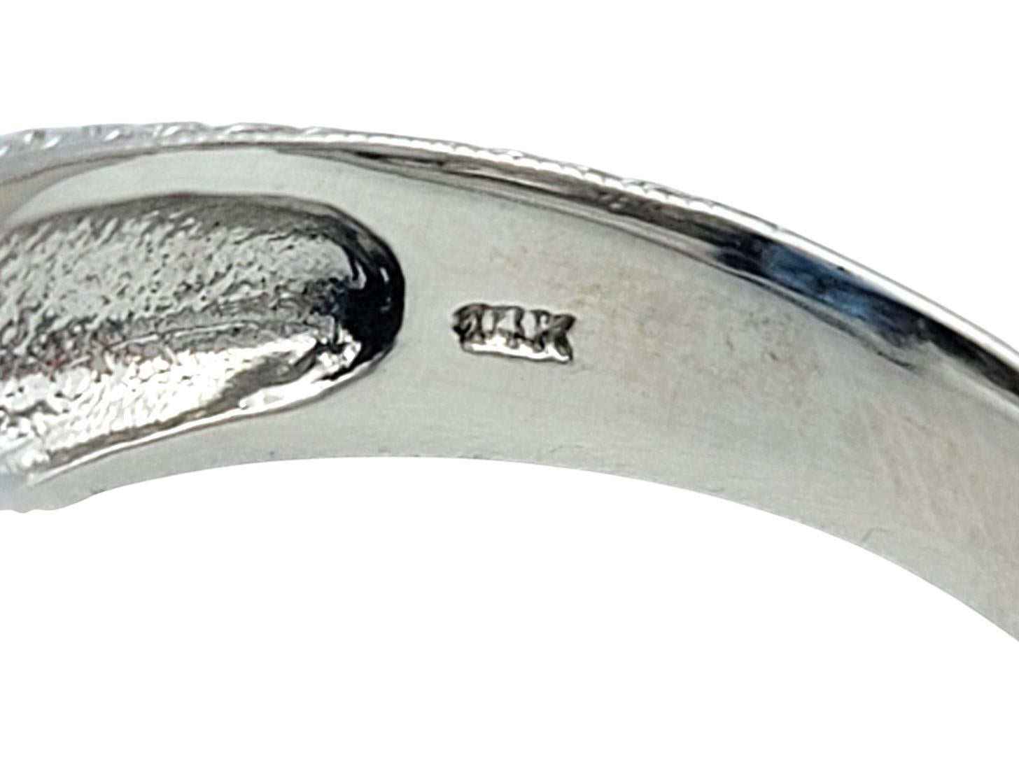 Anillo de cóctel con topacio azul talla cojín de 6,34 quilates y diamantes en oro de 14 quilates en venta 3